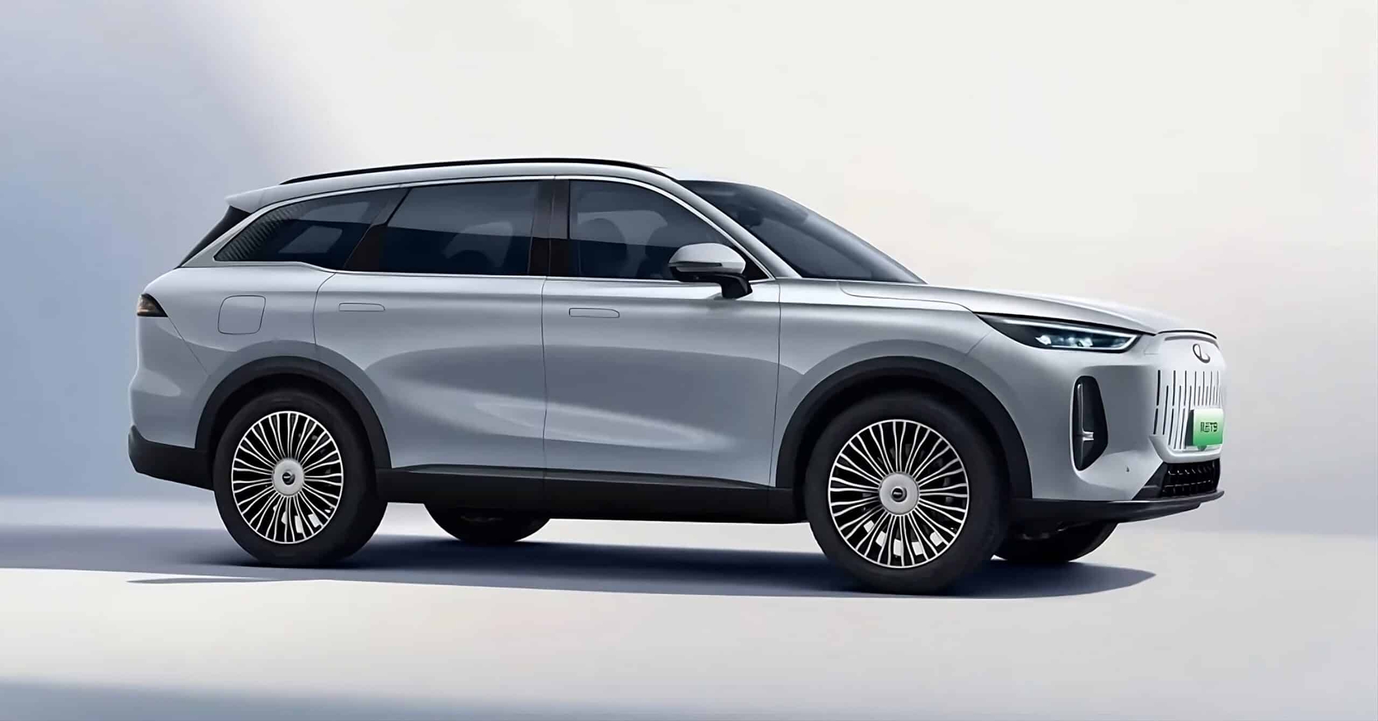 Hãng xe xây nhà máy 20.000 tỷ tại Việt Nam ra mắt mẫu SUV tiết kiệm xăng: ngang cỡ Hyundai Santa Fe, giá chưa đến 500 triệu đồng - Ảnh 2