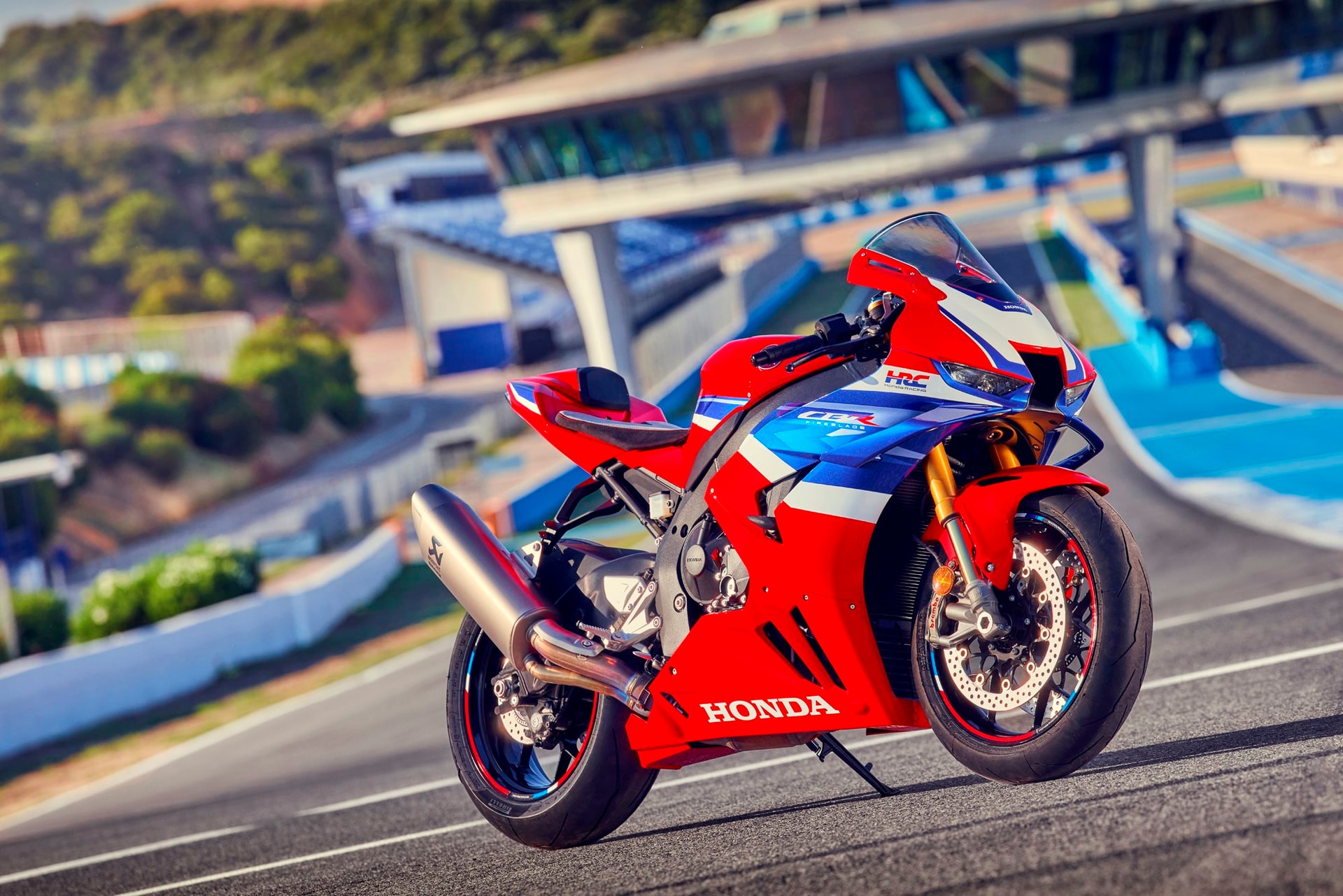 Siêu mô tô Honda CBR1000RR-R Fireblade 2024 chốt giá hơn 1 tỷ tại Việt Nam - Ảnh 2