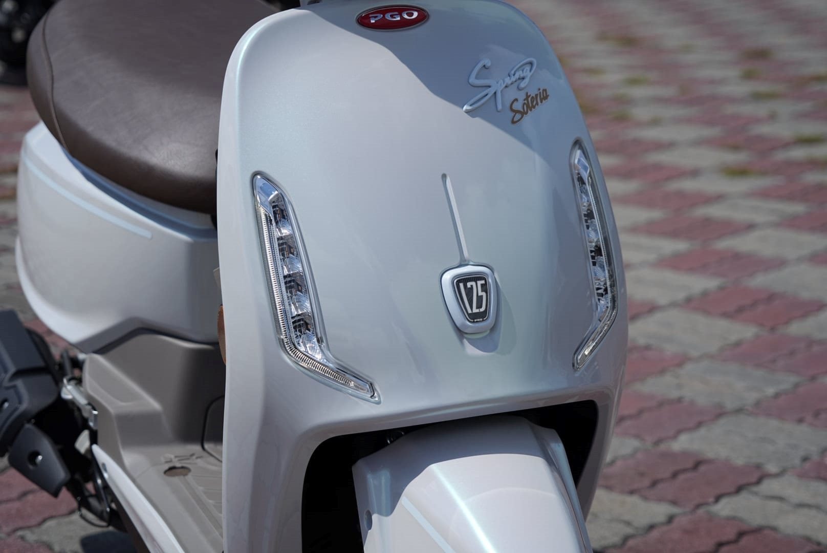 Chi tiết xe ga 125cc thiết kế đẹp như Vespa: Trang bị phanh ABS và TCS, giá hấp dẫn - Ảnh 1