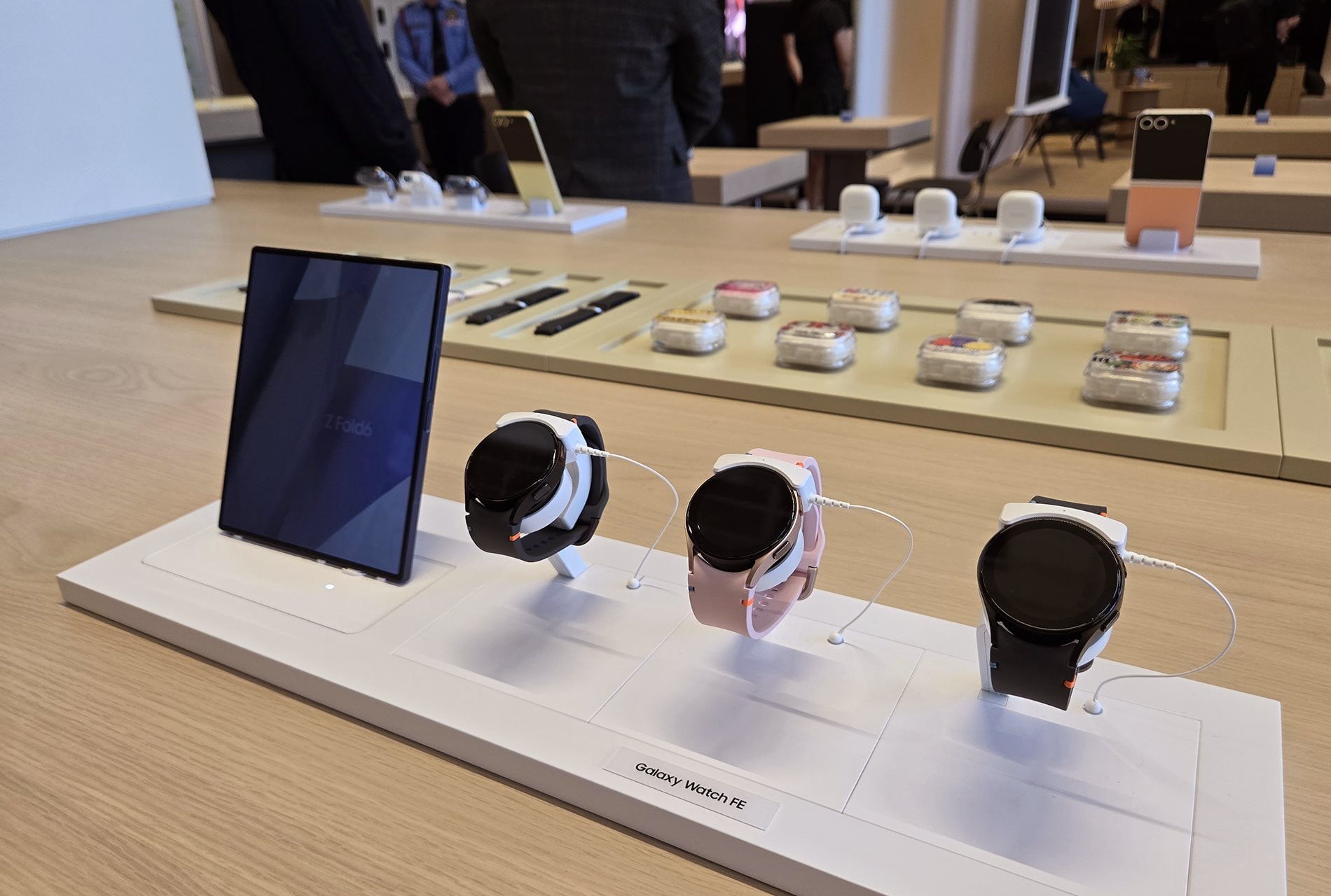 Đến Lotte Tây Hồ trong những ngày Hà Nội đẹp nhất năm, không ghé thăm không gian trải nghiệm và mua sắm Samsung WestLake quả là một sự thiếu sót - Ảnh 8