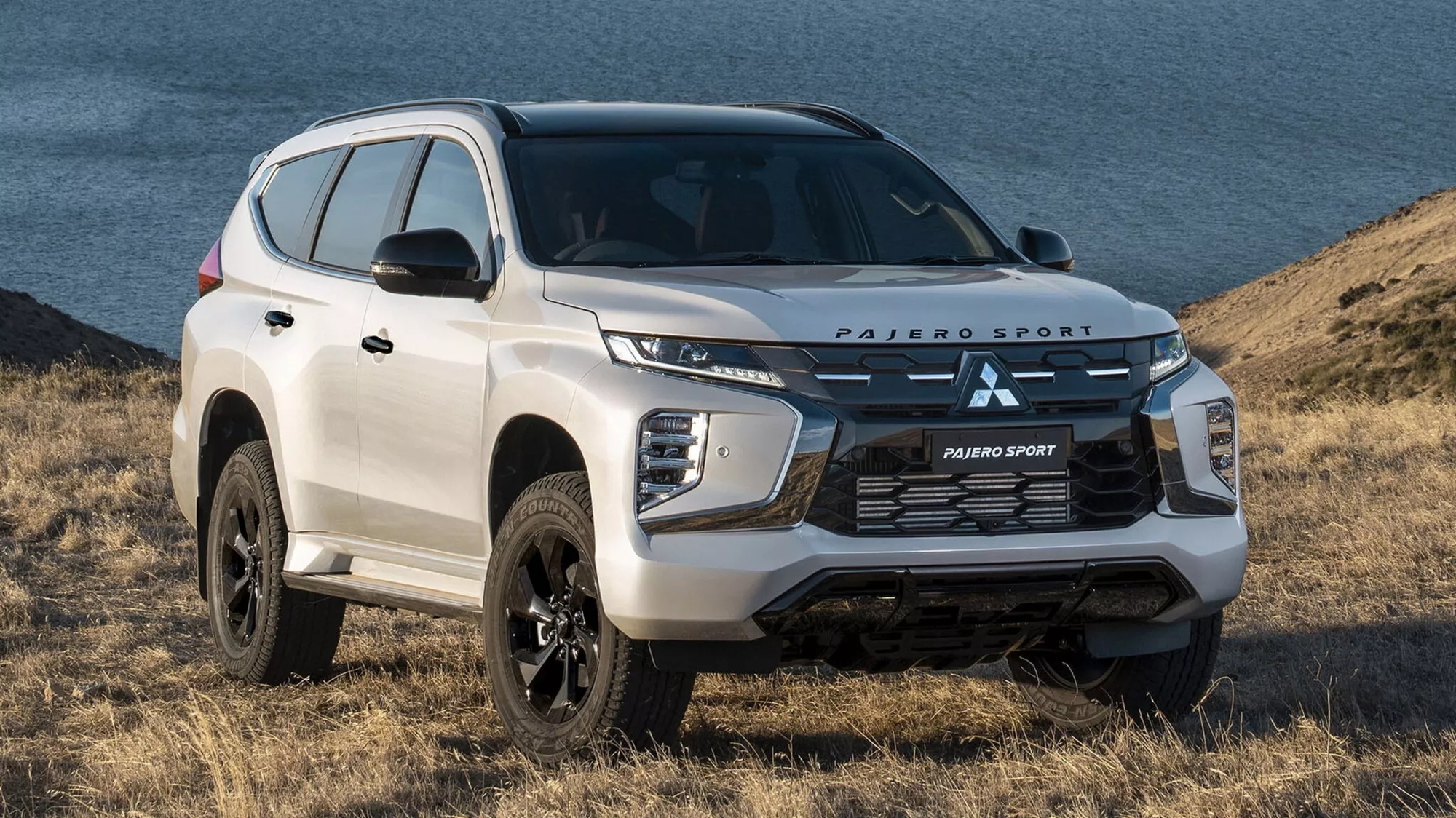 Mitsubishi Pajero Sport giảm giá mạnh tại đại lý: Bản 'base' còn 920 triệu ngang Territory, dọn kho chờ mẫu mới ra mắt - Ảnh 6