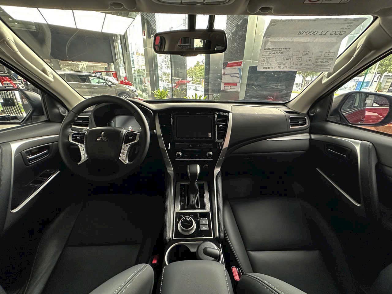 Mitsubishi Pajero Sport giảm giá mạnh tại đại lý: Bản 'base' còn 920 triệu ngang Territory, dọn kho chờ mẫu mới ra mắt - Ảnh 4