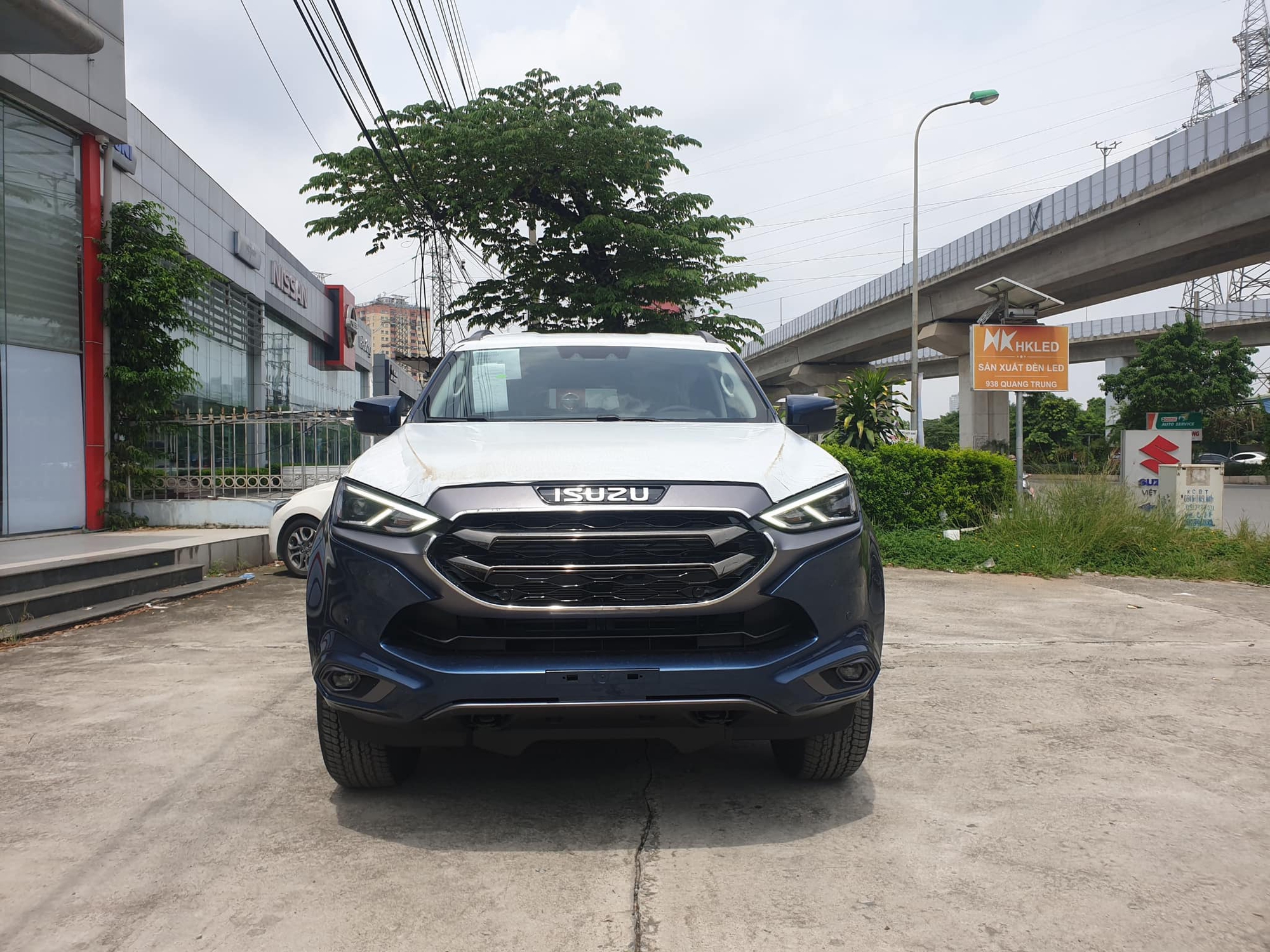 Isuzu mu-X giảm tới 215 triệu tại đại lý: Giá khởi điểm từ 810 triệu đồng, SUV hạng D nhưng rẻ ngang CX-5, Territory - Ảnh 5