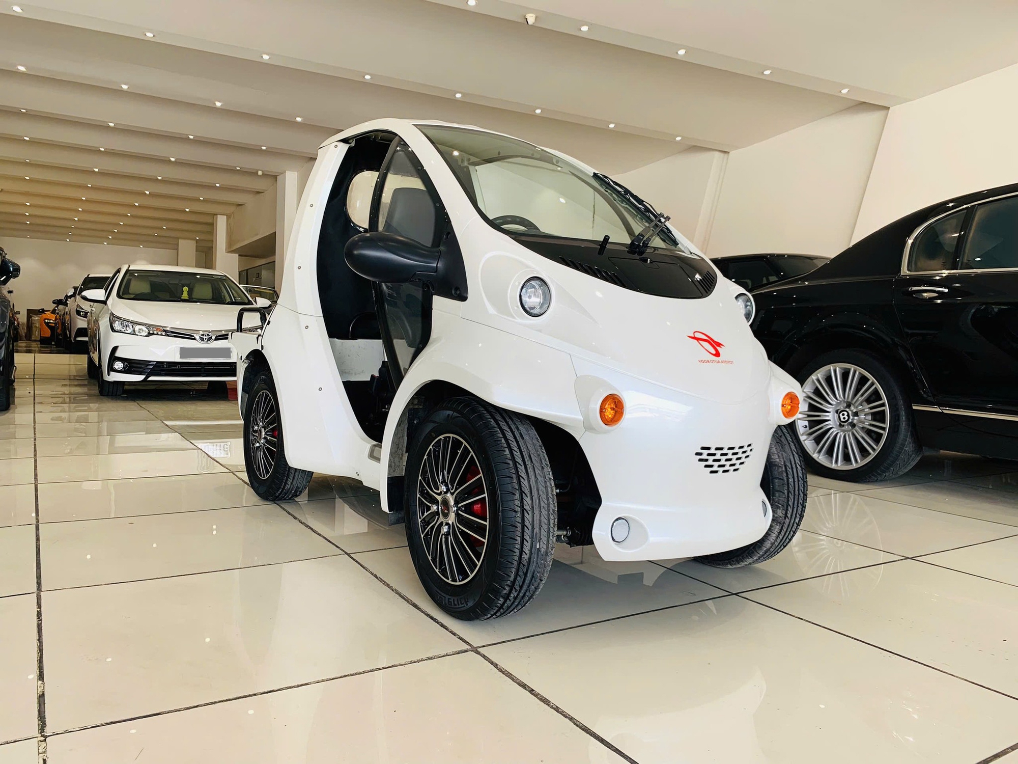Ô tô Toyota 1 chỗ ngồi giá 160 triệu: Không thể đăng ký biển, 10 năm tuổi, chạy 34.000km - Ảnh 2