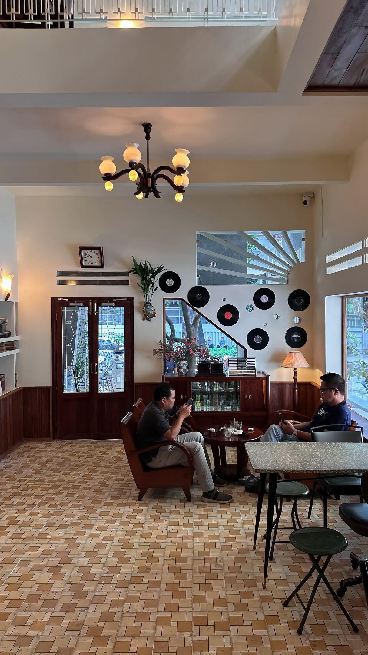 Chuỗi cà phê nổi tiếng nhưng nhiều tranh cãi tại TPHCM tiếp tục mở thêm chi nhánh mới, chất lượng có đáng kỳ vọng? - Ảnh 11