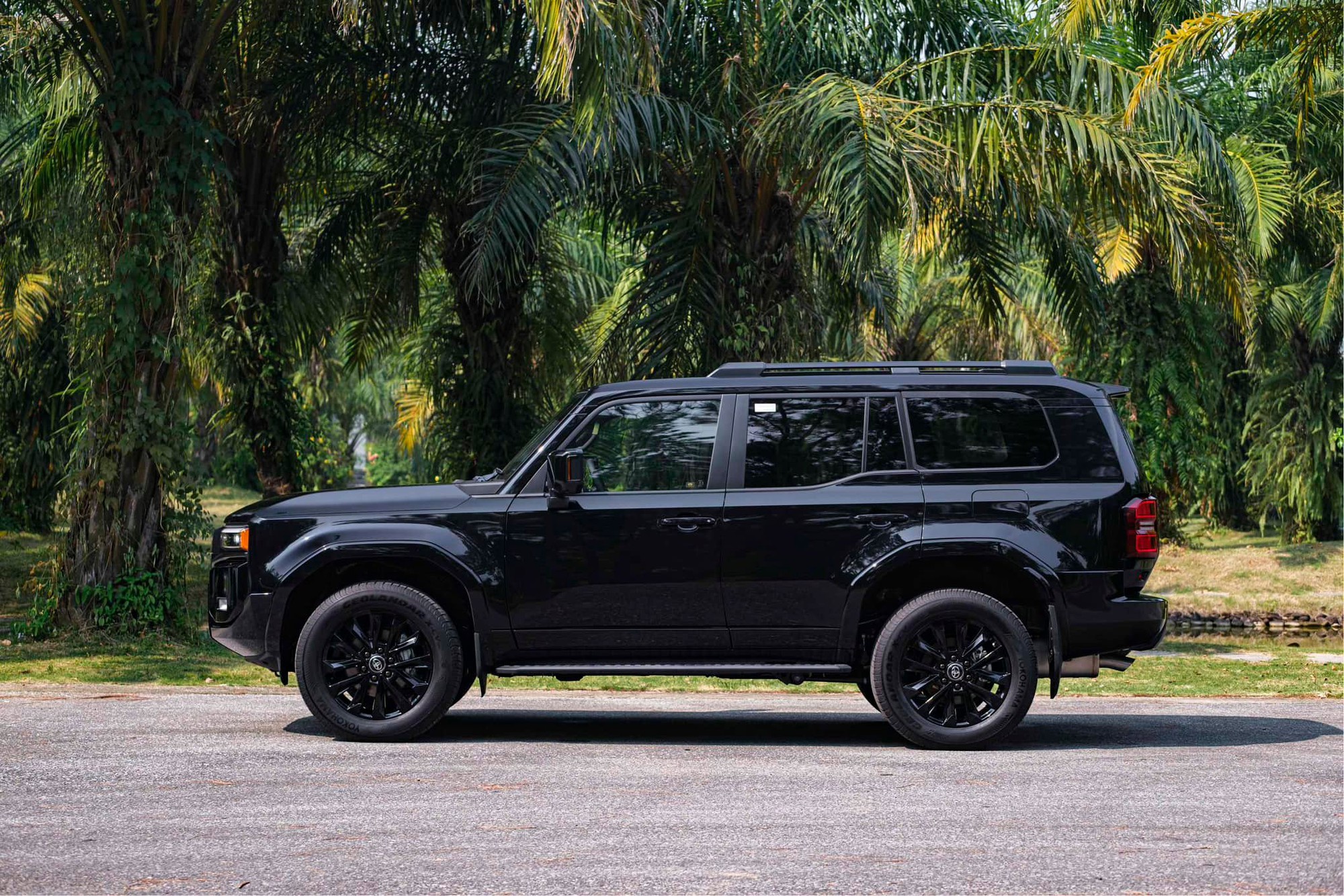 Toyota Land Cruiser Prado 2024 ra mắt Việt Nam: Giá từ 3,46 tỷ đồng, động cơ 267 mã lực, có ADAS, sẽ trưng bày ở VMS 2024 - Ảnh 2