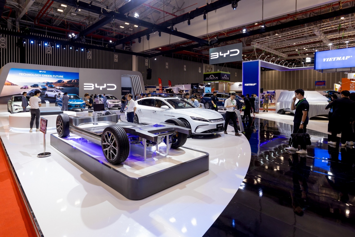 Xe Trung Quốc tại Triển lãm Ô Tô Việt Nam 2024 đẹp, nhưng người Việt chưa mặn mà - Ảnh 1