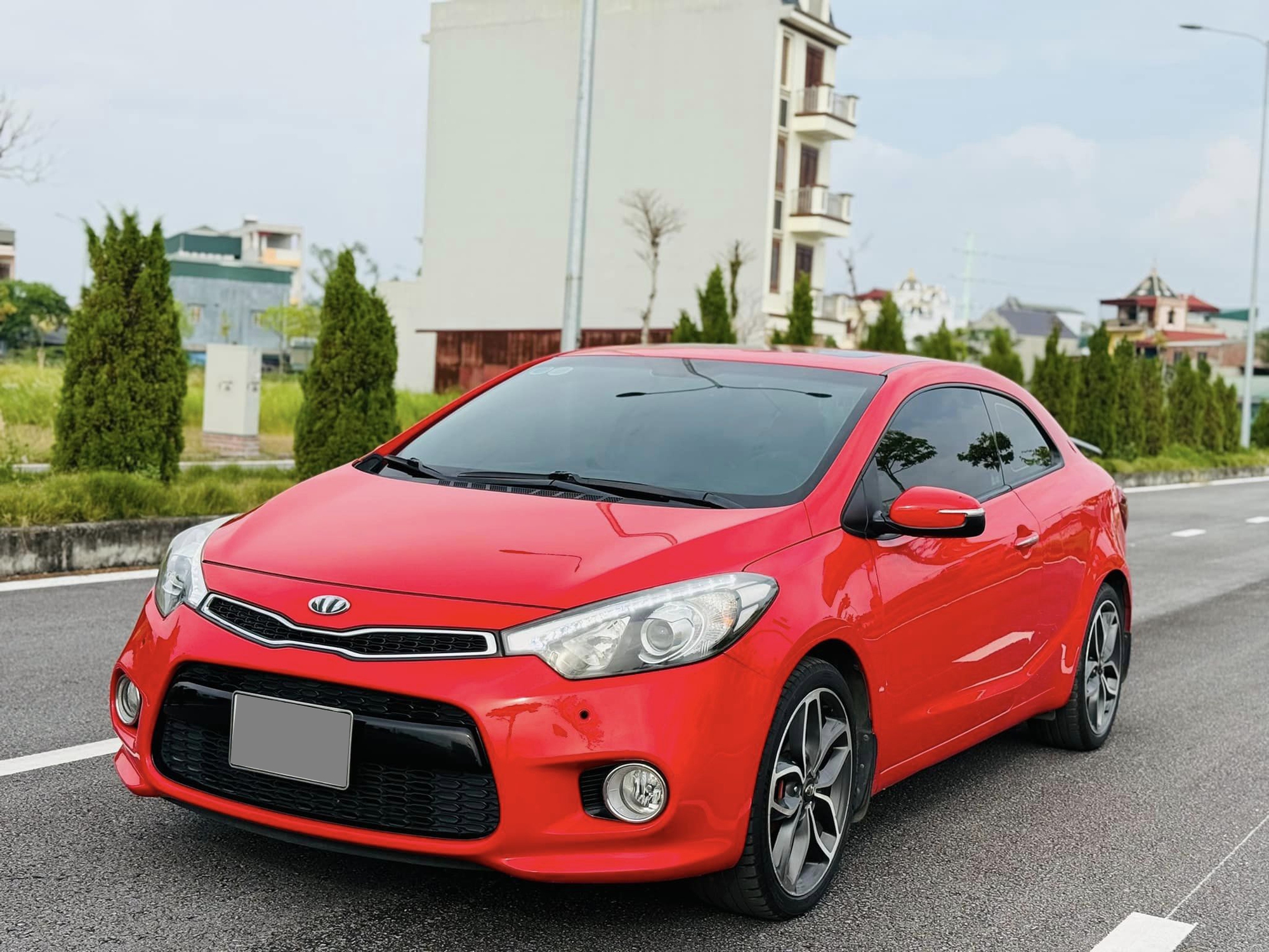 Kia Cerato 2 cửa ‘mua 1 tỷ bán còn lâu mới tới 4 đồng’, chủ xe cam kết nhập Hàn, zin từ A-Z - Ảnh 1