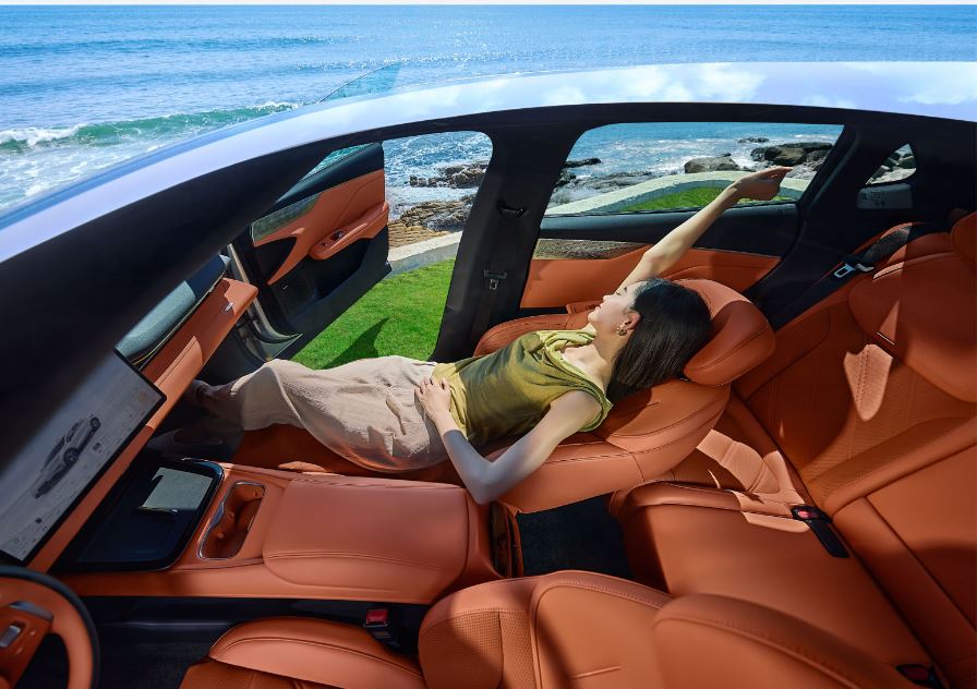 "Ông trùm" xe tải tại Việt Nam ra mắt SUV ngang cỡ Mazda CX-5: giá từ 430 triệu đồng, khả năng di chuyển hơn 1.000 km - Ảnh 6