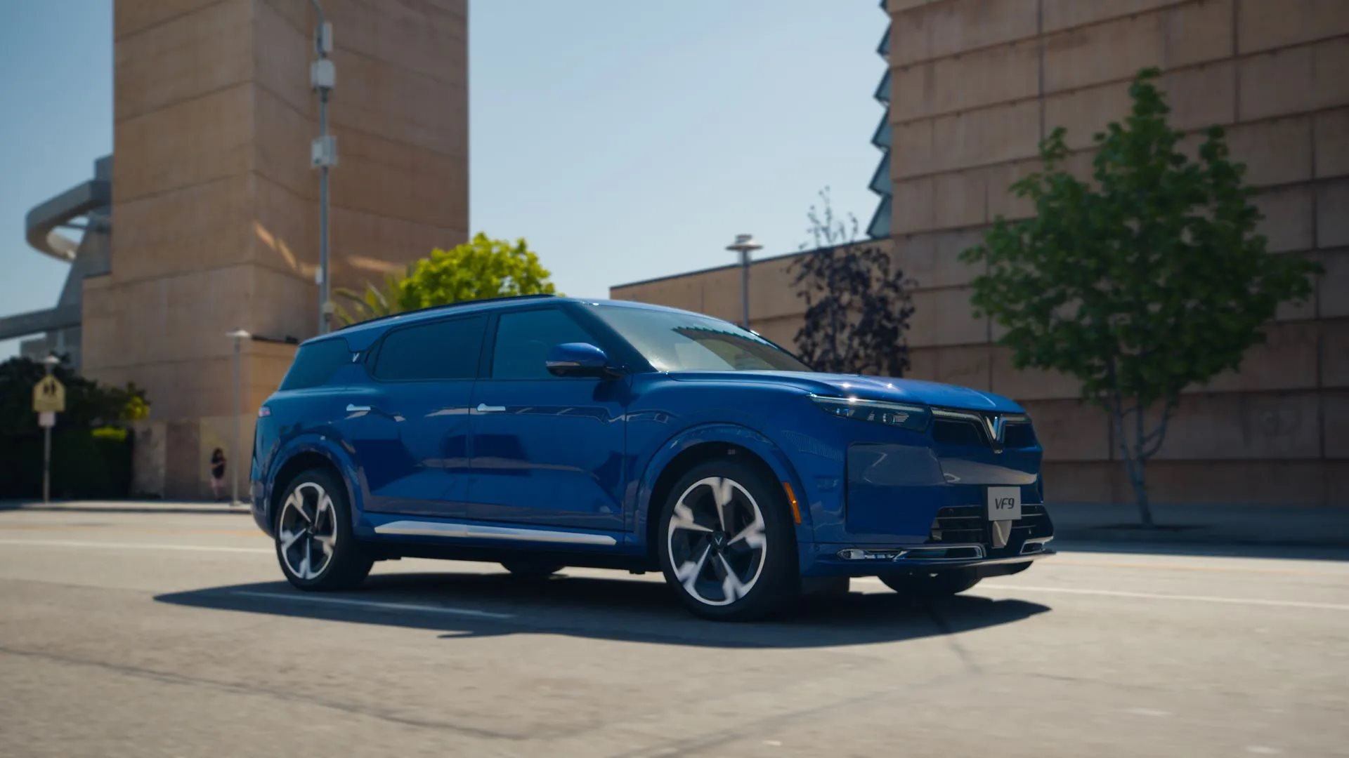 SUV cỡ lớn ngày càng chăm chút cho thị trường Việt: Toàn tên tuổi hot, xe Việt full công nghệ, giá lại mềm hơn hẳn - Ảnh 1