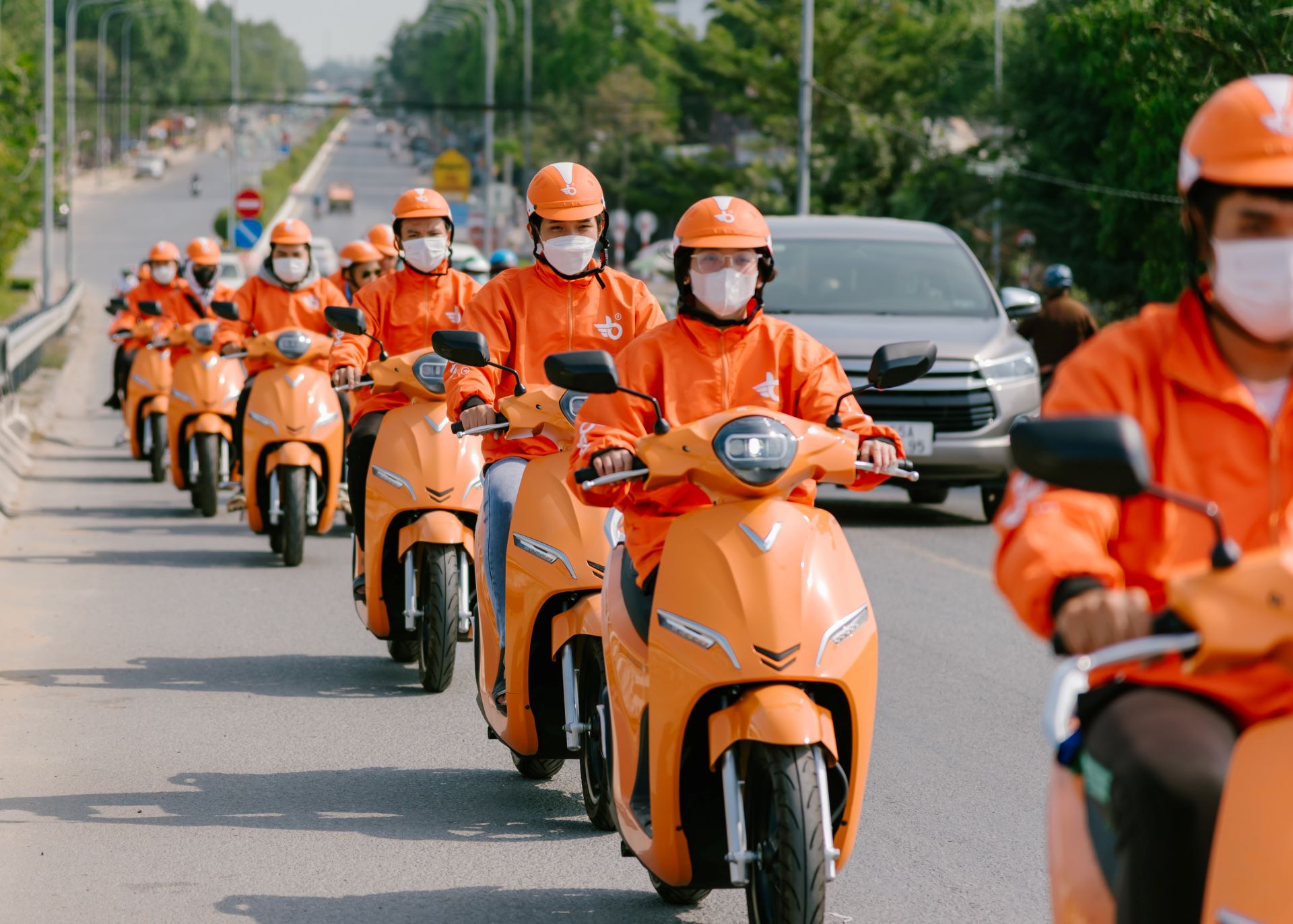 Công ty Bạn Uống Tôi Lái mua và thuê thêm 10.000 xe máy điện VinFast từ GSM - Ảnh 2