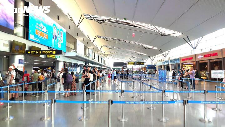 Tạm dừng tiếp nhận các chuyến bay ở miền Trung do ảnh hưởng bão Trami - Ảnh 1