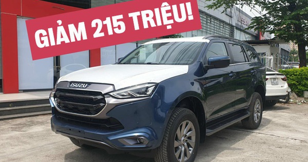 Isuzu mu-X giảm tới 215 triệu tại đại lý: Giá khởi điểm từ 810 triệu đồng, SUV hạng D nhưng rẻ ngang CX-5, Territory