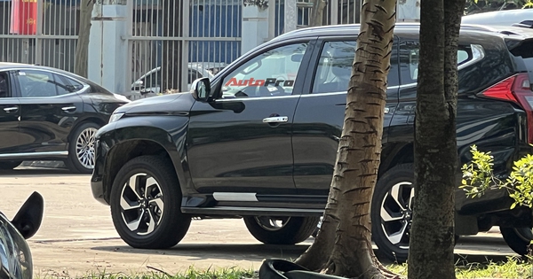 Mitsubishi Pajero Sport mới lộ ảnh tại Việt Nam: Thiết kế tinh chỉnh, dễ có động cơ và hộp số mới