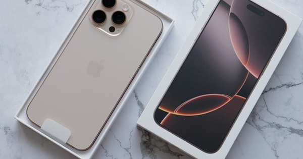 Giá iPhone 16 Pro Max màu vàng liên tục thiết lập đáy mới trên thị trường "chợ đen"