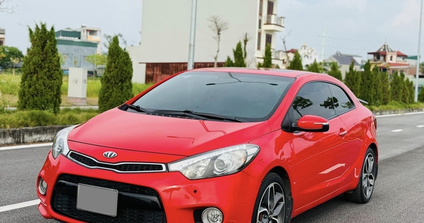 Kia Cerato 2 cửa ‘mua 1 tỷ bán còn lâu mới tới 4 đồng’, chủ xe cam kết nhập Hàn, zin từ A-Z