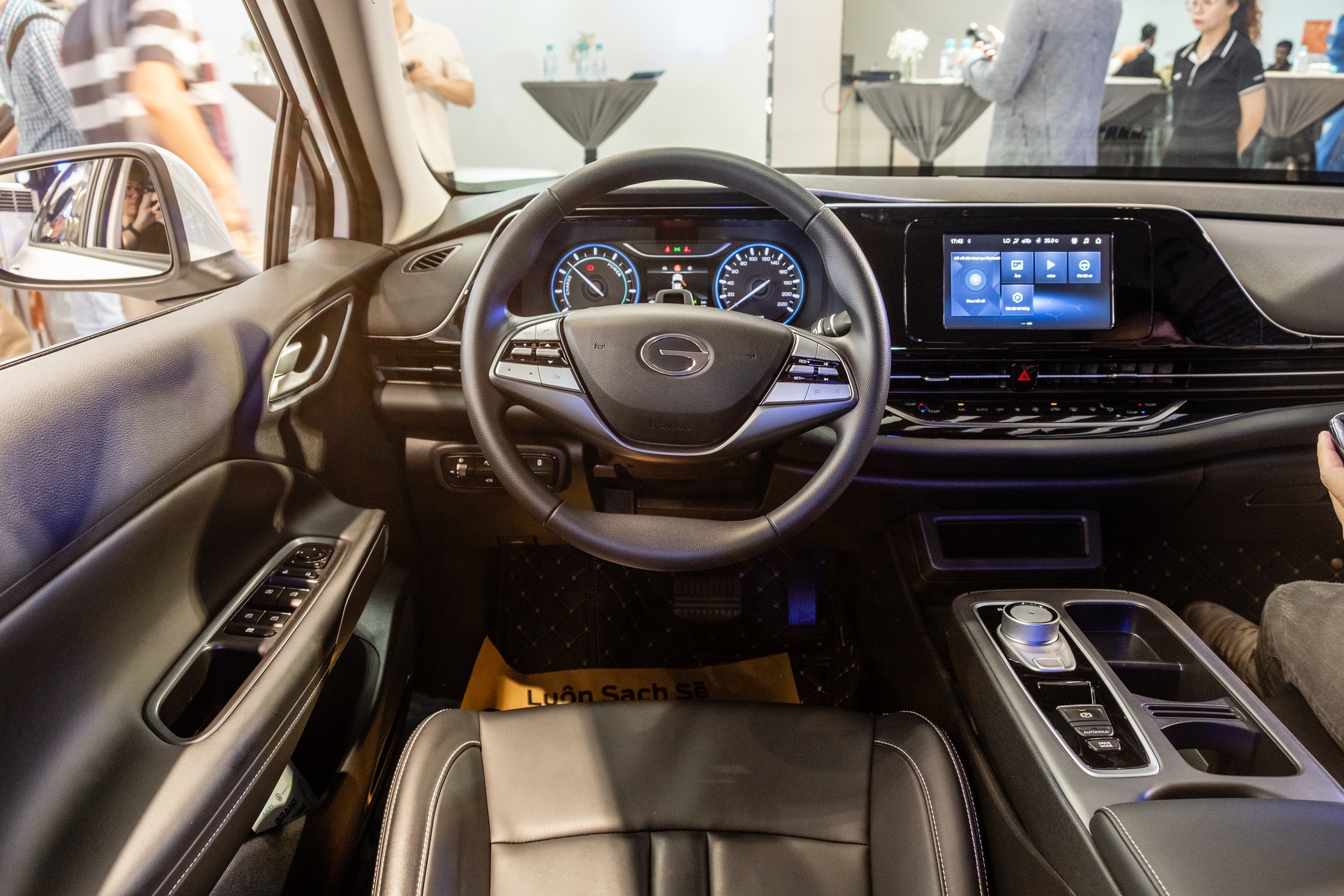 AION ra mắt Việt Nam, tung 2 xe mới: ES giá 788 triệu đồng, Y Plus giá 888 triệu đồng - Ảnh 2