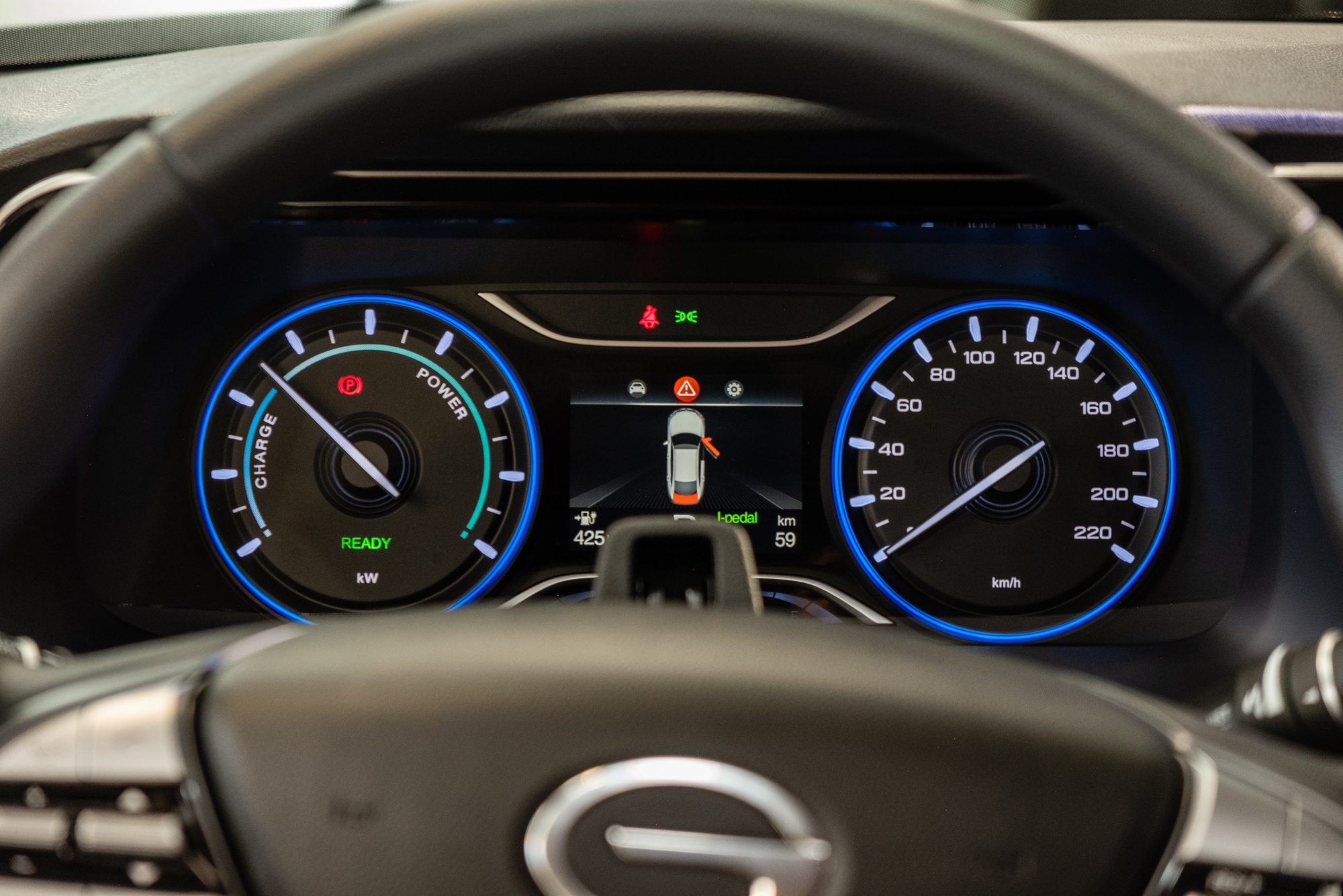 AION ra mắt Việt Nam, tung 2 xe mới: ES giá 788 triệu đồng, Y Plus giá 888 triệu đồng - Ảnh 12