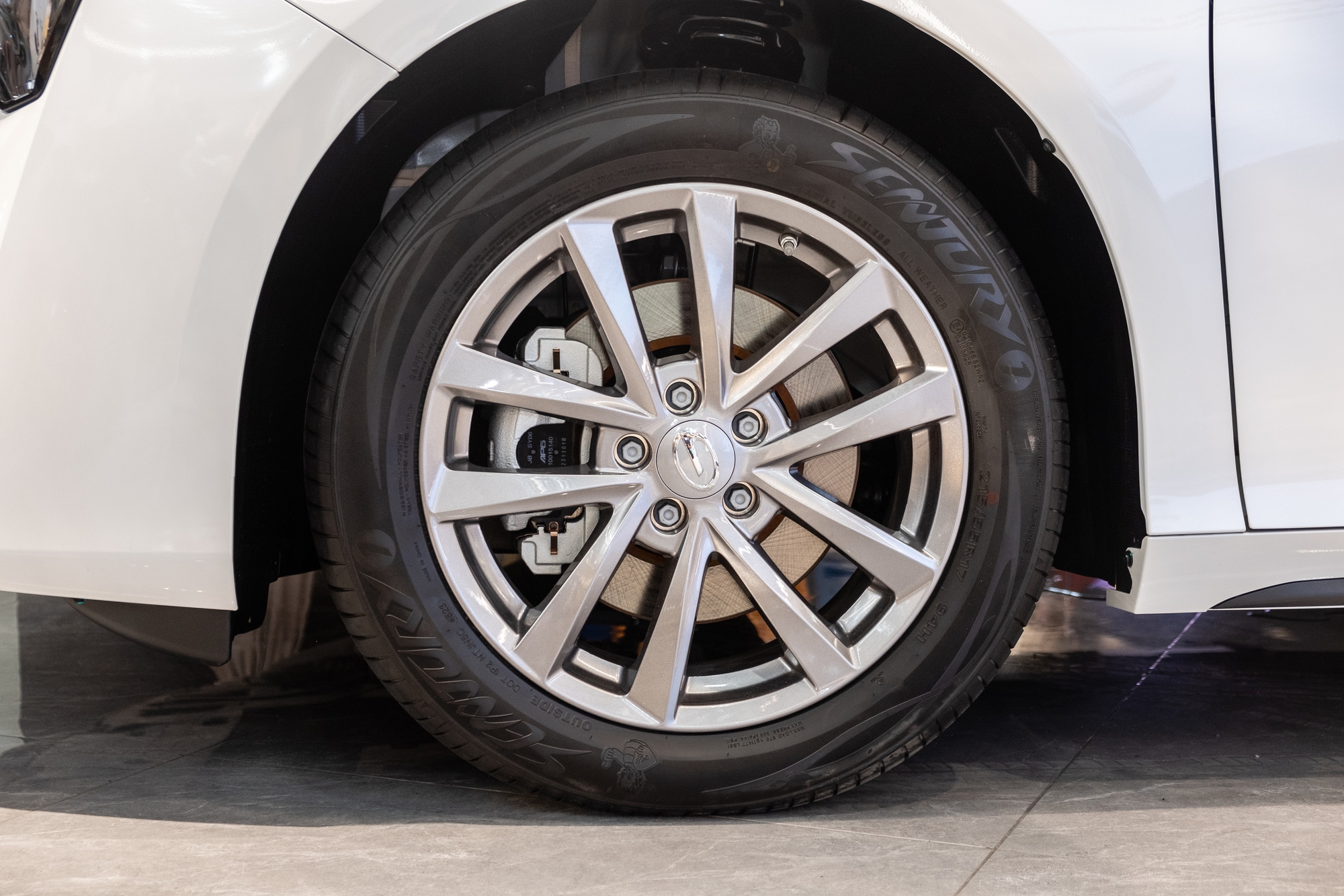 AION ra mắt Việt Nam, tung 2 xe mới: ES giá 788 triệu đồng, Y Plus giá 888 triệu đồng - Ảnh 8