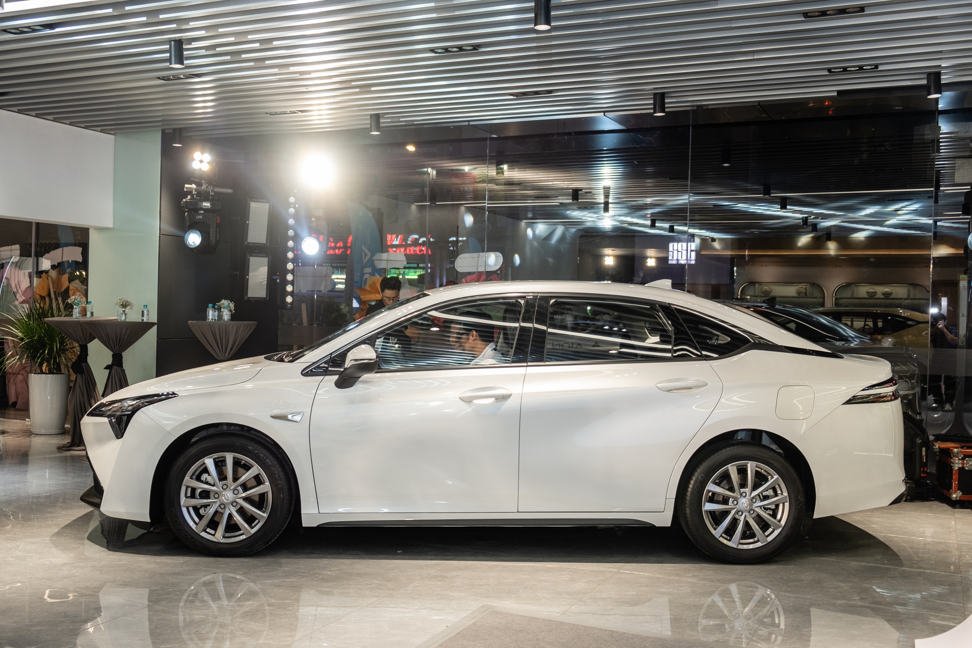 AION ra mắt Việt Nam, tung 2 xe mới: ES giá 788 triệu đồng, Y Plus giá 888 triệu đồng - Ảnh 7