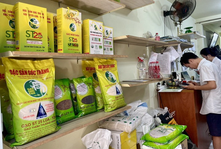 Gạo ST25 ào ạt tăng giá, mỗi ký cõng thêm 3.500 đồng - Ảnh 1