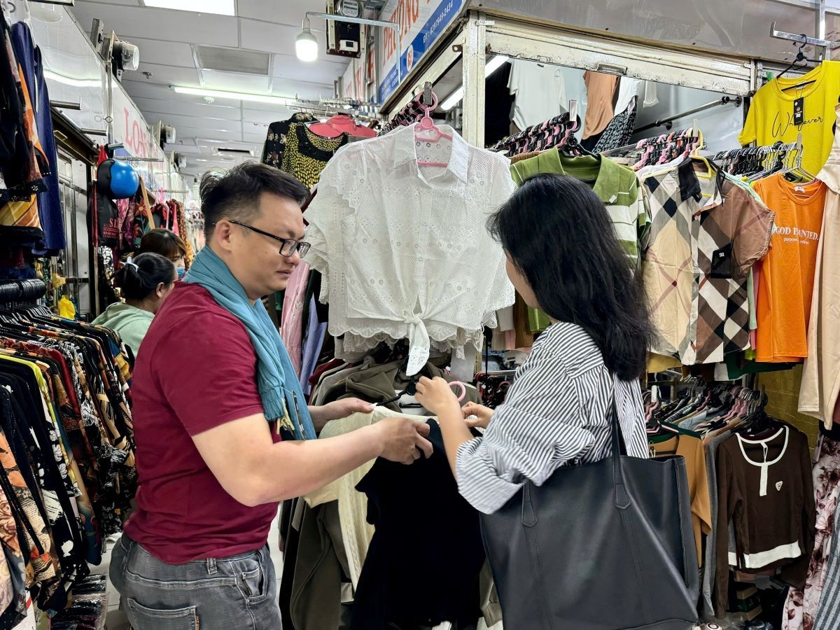 Hàng Trung Quốc tràn ngập chợ truyền thống - Ảnh 3