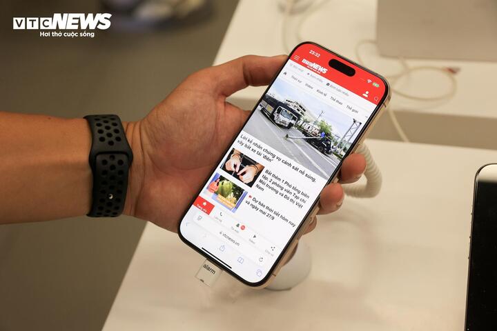 Doanh thu bán dòng iPhone mới ở Việt Nam tăng cao - Ảnh 3