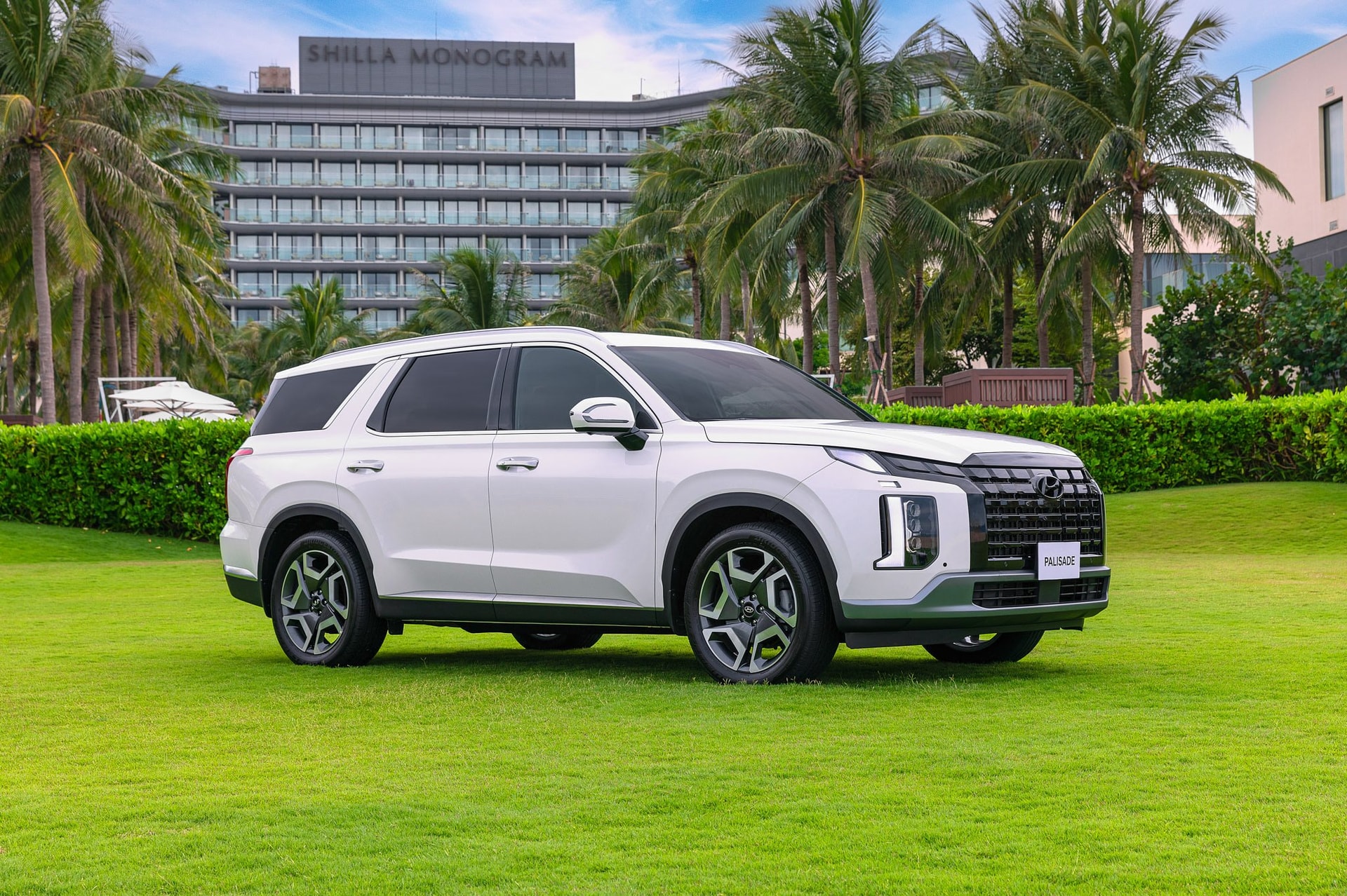 SUV cỡ lớn ngày càng chăm chút cho thị trường Việt: Toàn tên tuổi hot, xe Việt full công nghệ, giá lại mềm hơn hẳn - Ảnh 3