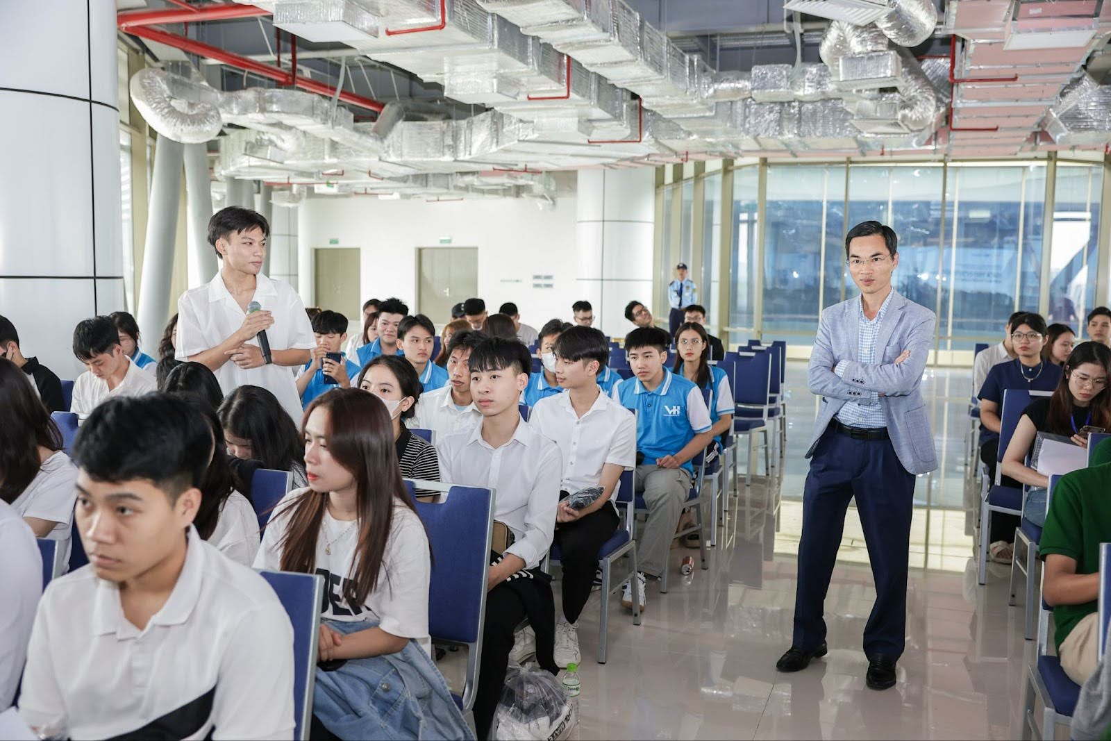 Đừng để bản thân vô dụng trước thời đại số - Ảnh 6