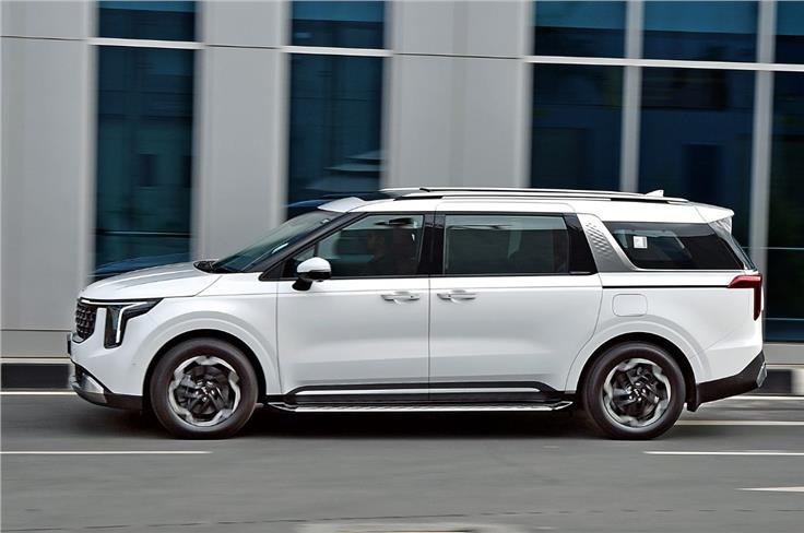 Kia Carnival siêu ‘hot’ tại nước này: Đắt gấp 3 Innova nhưng vẫn ‘cháy’ hàng, khách chờ 1 năm chưa có xe - Ảnh 2