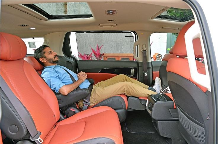 Kia Carnival siêu ‘hot’ tại nước này: Đắt gấp 3 Innova nhưng vẫn ‘cháy’ hàng, khách chờ 1 năm chưa có xe - Ảnh 5