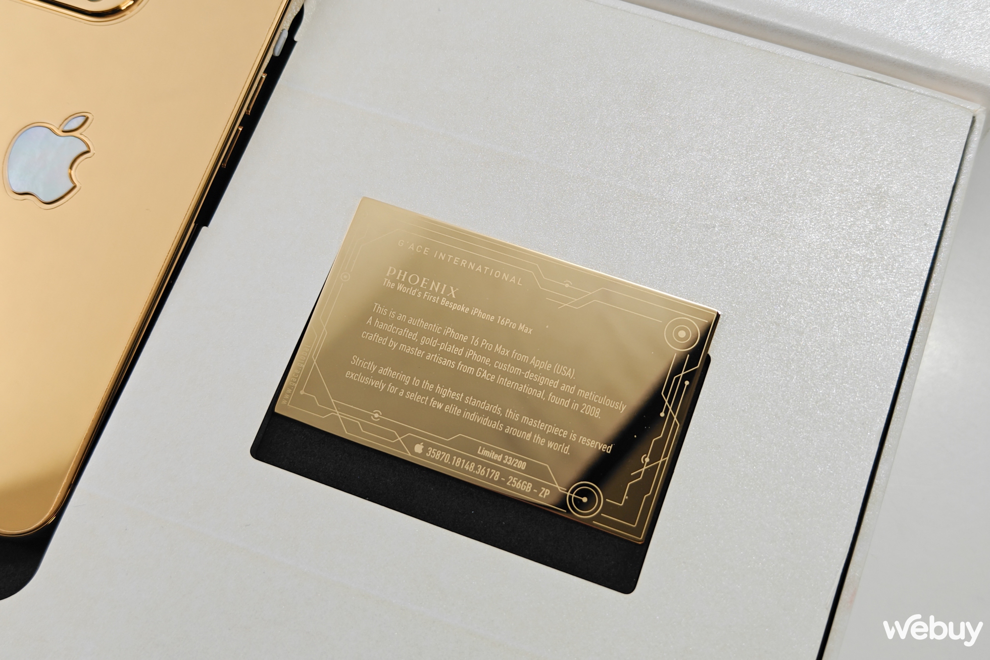 Cận cảnh iPhone 16 Pro Max mạ vàng 24K: Giới hạn 200 chiếc trên toàn cầu, giá gần 100 triệu đồng - Ảnh 12