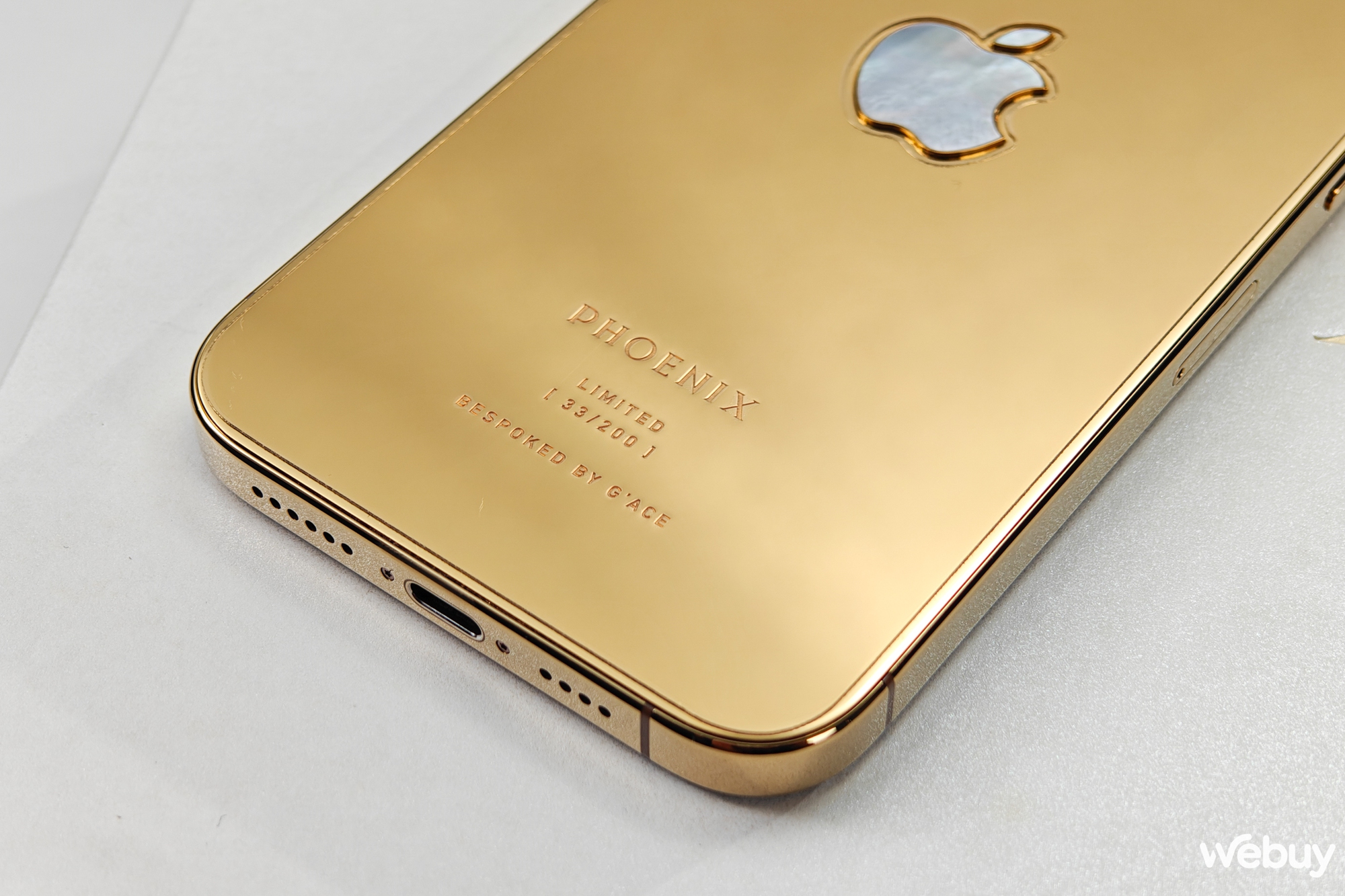 Cận cảnh iPhone 16 Pro Max mạ vàng 24K: Giới hạn 200 chiếc trên toàn cầu, giá gần 100 triệu đồng - Ảnh 7