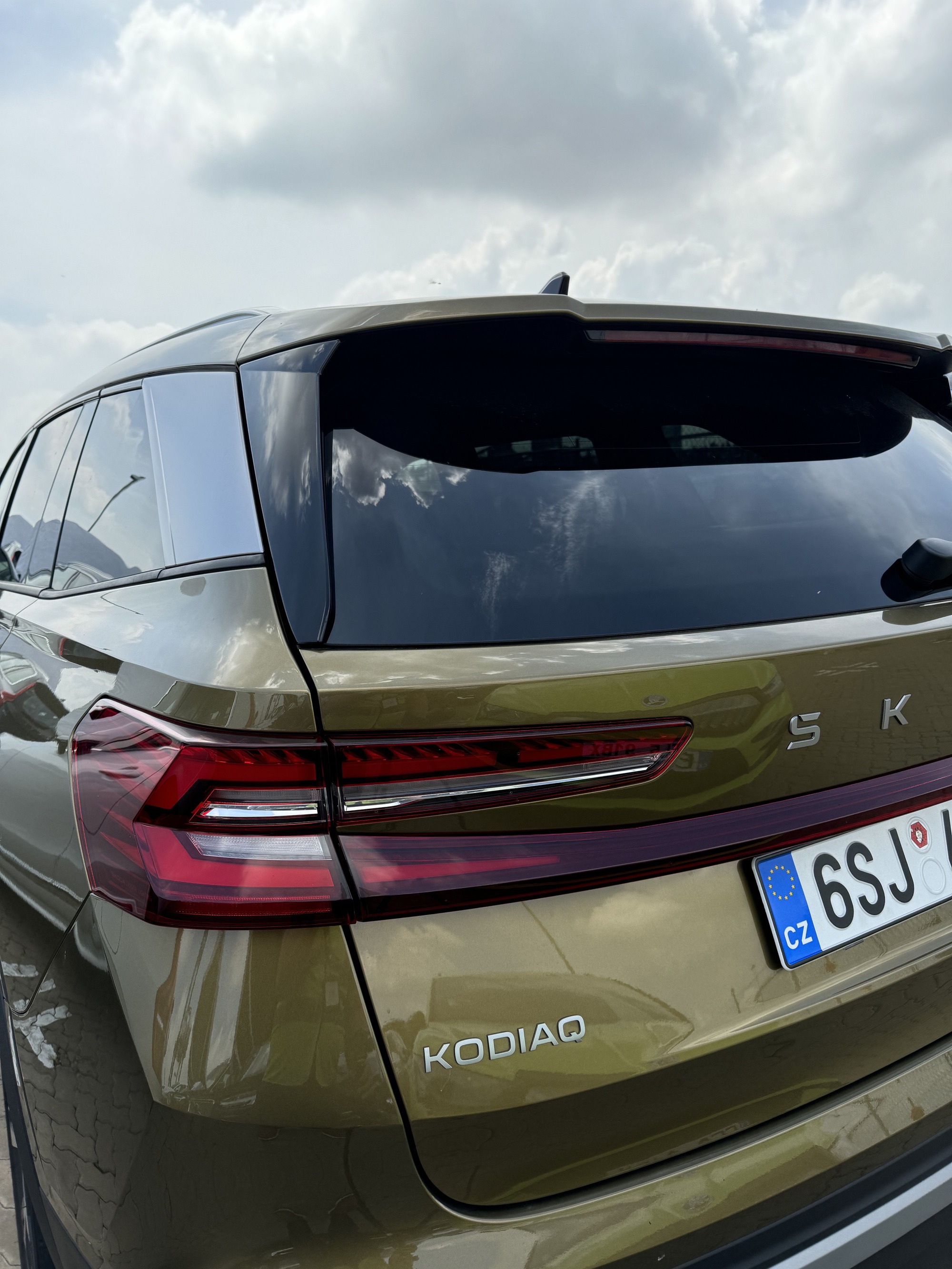 Lộ nội, ngoại thất 4 xe Skoda mới tại Việt Nam: Kodiaq có bản thể thao đấu Santa Fe, Superb cùng cỡ Camry nhưng dáng lạ - Ảnh 4