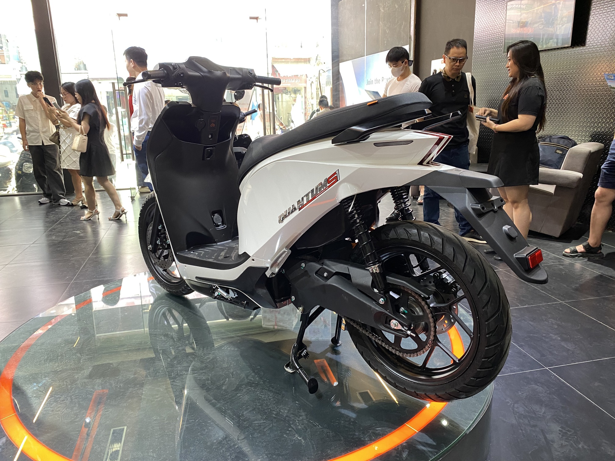 Dat Bike ra mắt bộ 3 xe máy điện Quantum S-series: Giá khởi điểm dưới 35 triệu, chạy tối đa 285 km/lần sạc - Ảnh 3