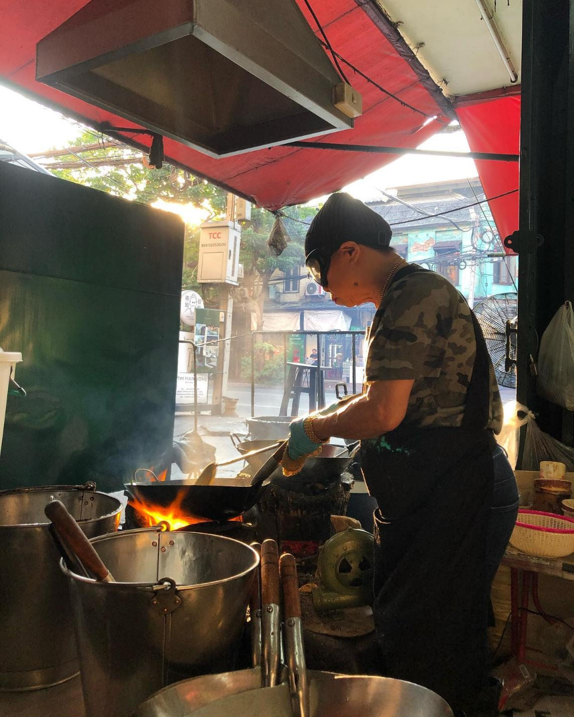 Huyền thoại trứng cuộn cua Raan Jay Fai nổi tiếng nhất Thái Lan sắp đóng cửa? - Ảnh 4