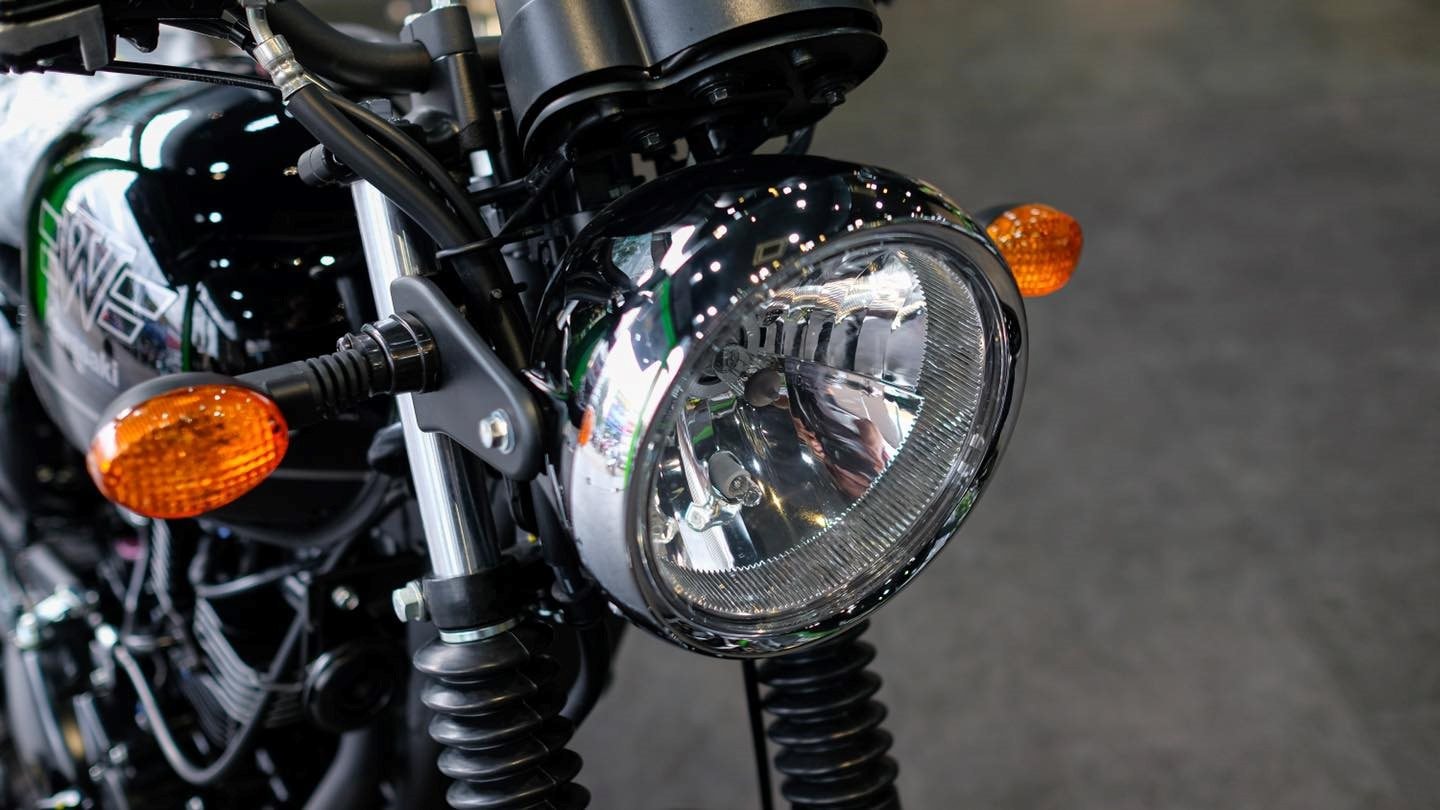 "Vua côn tay" 175cc bất ngờ giảm đậm gần 10 triệu đồng: Thiết kế đậm nét cổ điển, trang bị vượt Honda Winner X và Yamaha Exciter - Ảnh 1