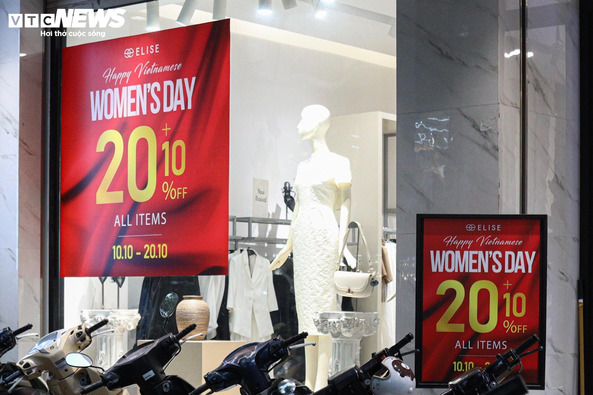 Quà tặng 20/10 đua nhau giảm giá, khách vẫn vắng - Ảnh 2