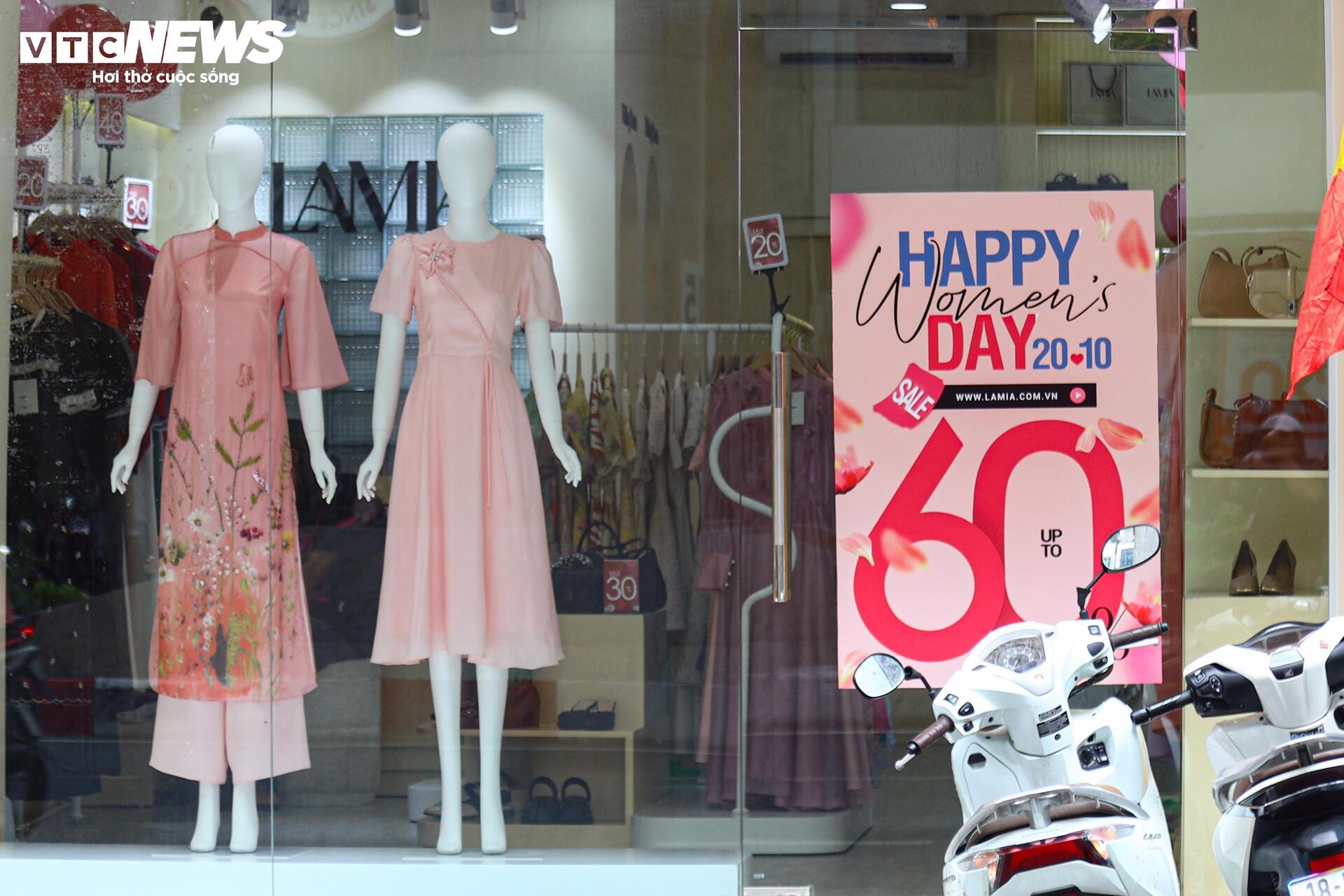 Quà tặng 20/10 đua nhau giảm giá, khách vẫn vắng - Ảnh 5