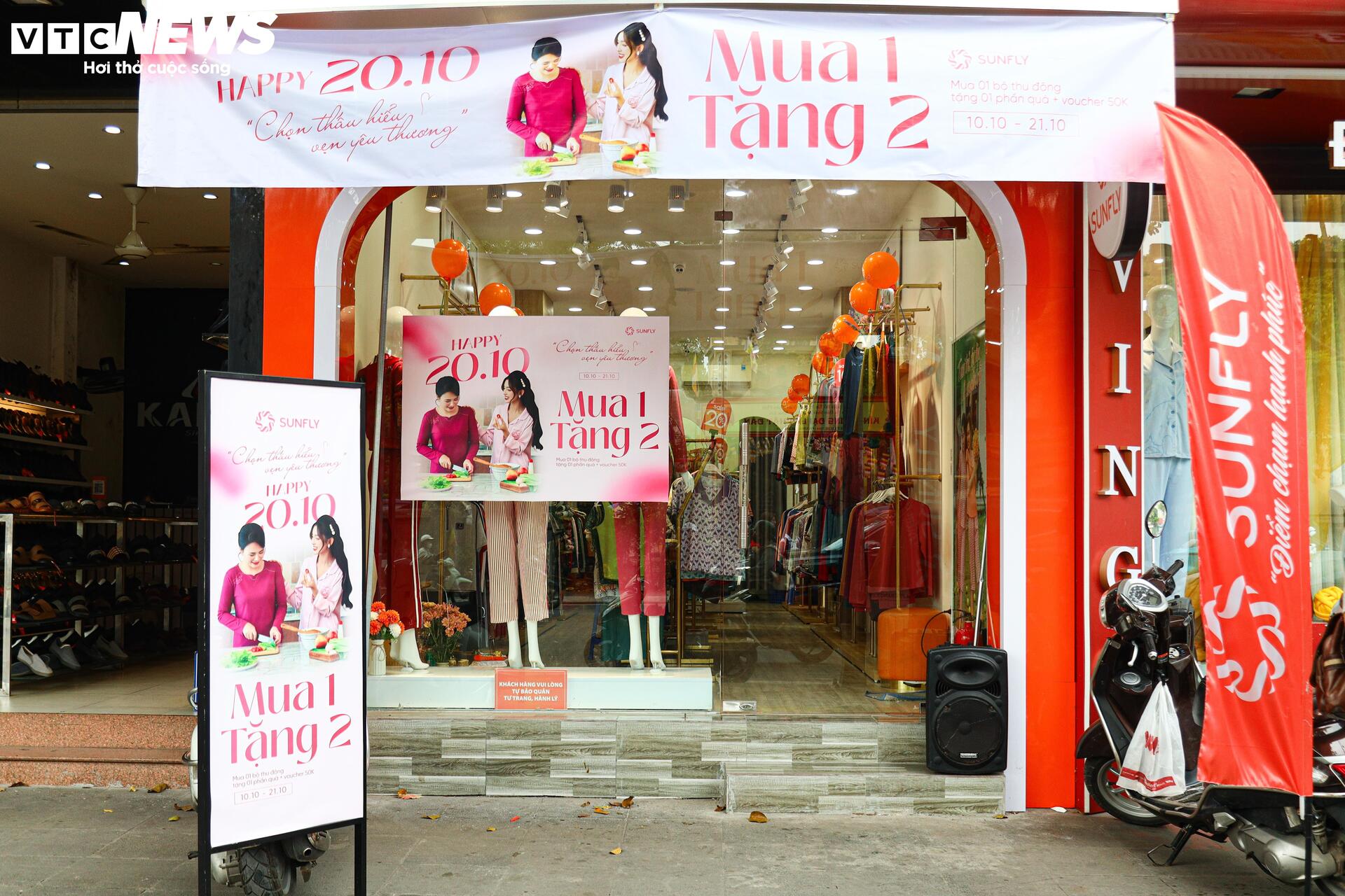 Quà tặng 20/10 đua nhau giảm giá, khách vẫn vắng - Ảnh 10