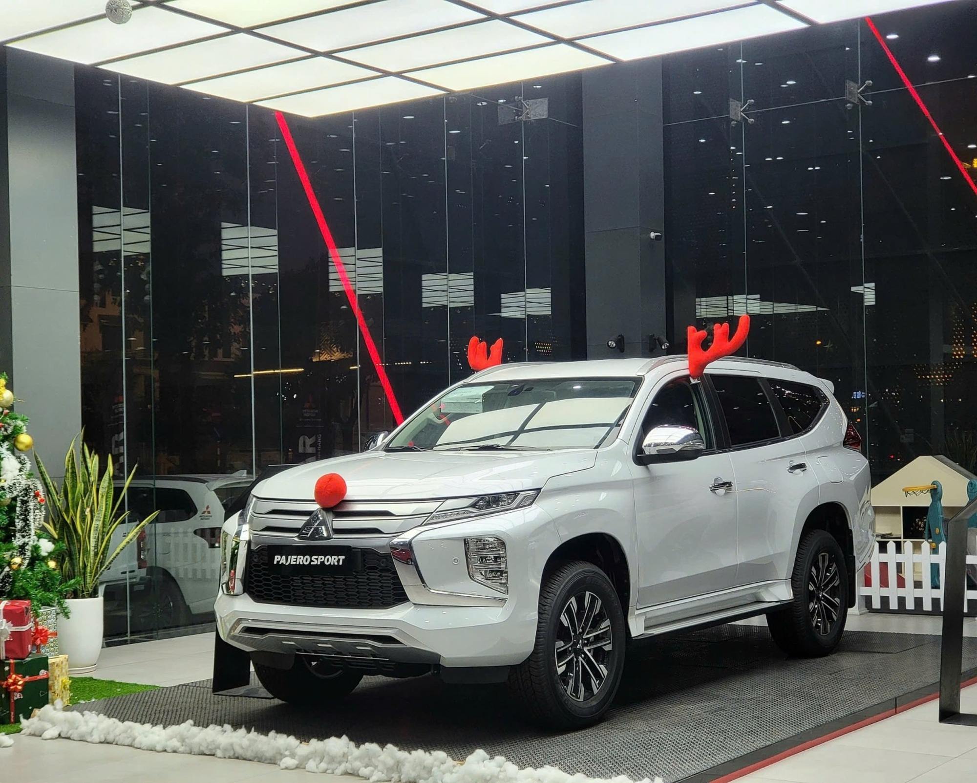 Hàng loạt xe giảm giá cả trăm triệu: Đều là xe nhập khẩu, nhiều mẫu doanh số không cao, có mẫu giảm tới nửa tỉ - Ảnh 6