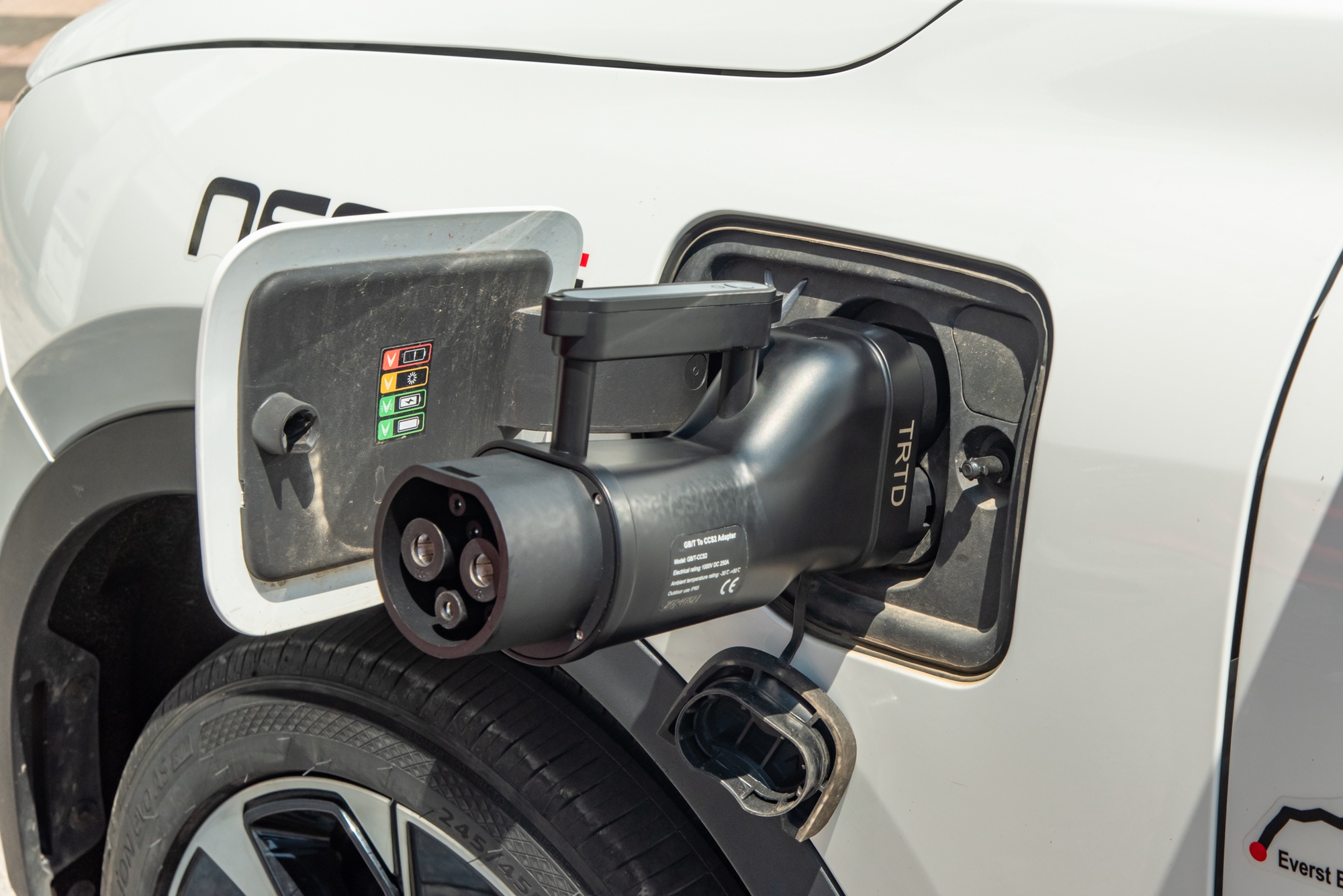 Đoàn VinFast VF 8 chinh phục Tây Tạng, vượt khó khăn từ núi cao 4.500m đến âm hàng chục độ C, ai cũng hỏi sạc thế nào và đây là câu trả lời - Ảnh 8