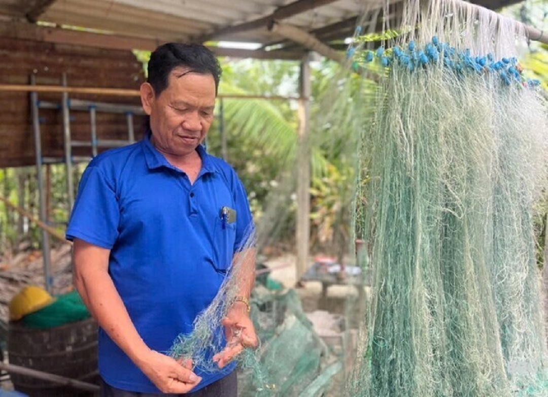 Ông nông dân lãi gần 1,5 tỷ đồng nhờ "bẻ lái" nuôi con "hiền như cục đất" - Ảnh 3