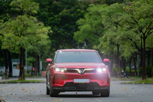 Chủ doanh nghiệp chọn VF 9 vì yêu công nghệ và các tính năng an toàn - Ảnh 3