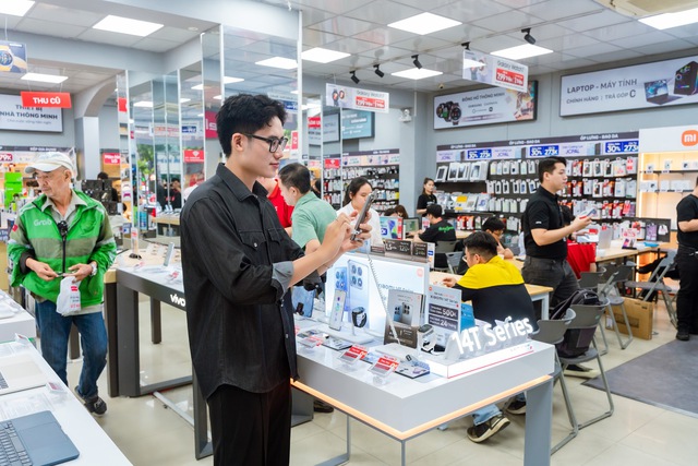 CellphoneS mở bán Xiaomi 14T series cho gần 800 khách đặt trước - Ảnh 4