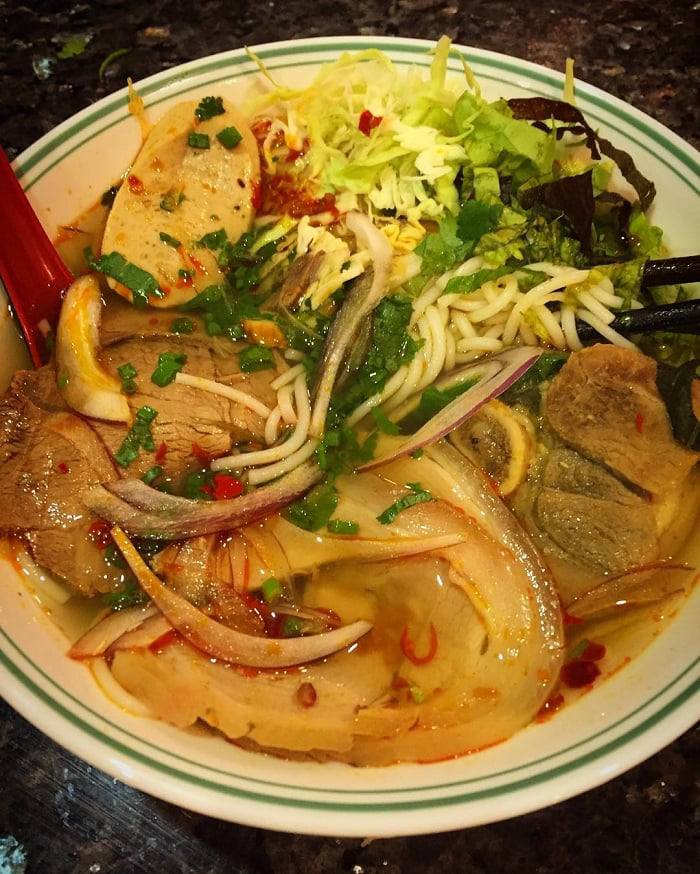 Giò Huế là gì mà quán quân Đường lên đỉnh Olympia năm 2024 tấm tắc khen, còn qua gói hộ hàng xómtrong lúc ôn thi - Ảnh 11