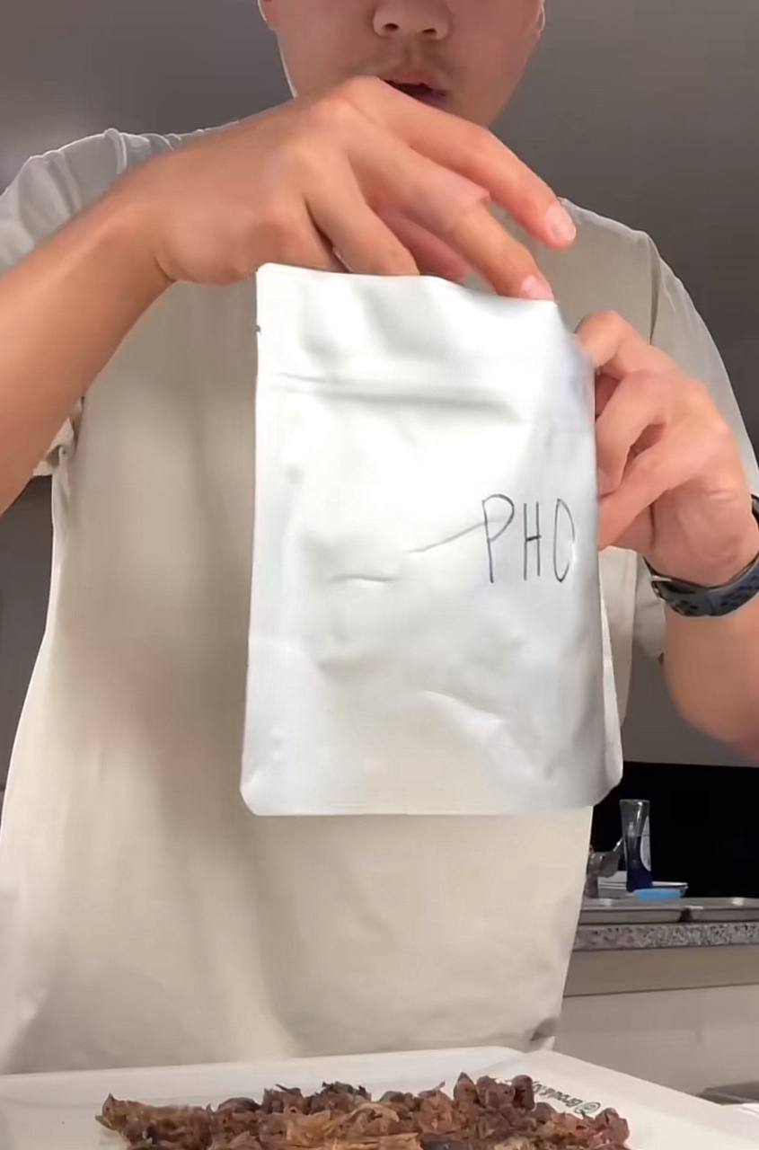 Chàng trai Tây làm phở Việt sấy khô cực độc lạ, dân tình người ngỡ ngàng, người "khóc thét" - Ảnh 16