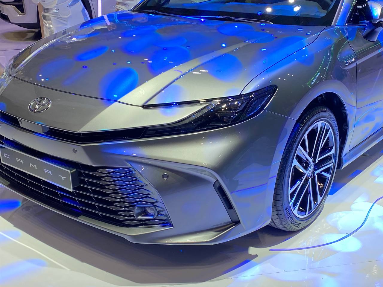 Toyota Camry 2025 ra mắt Việt Nam: Giá cao nhất 1,53 tỷ, có cả xăng và hybrid, đắt nhưng vẫn không sợ Mazda6, Accord - Ảnh 6