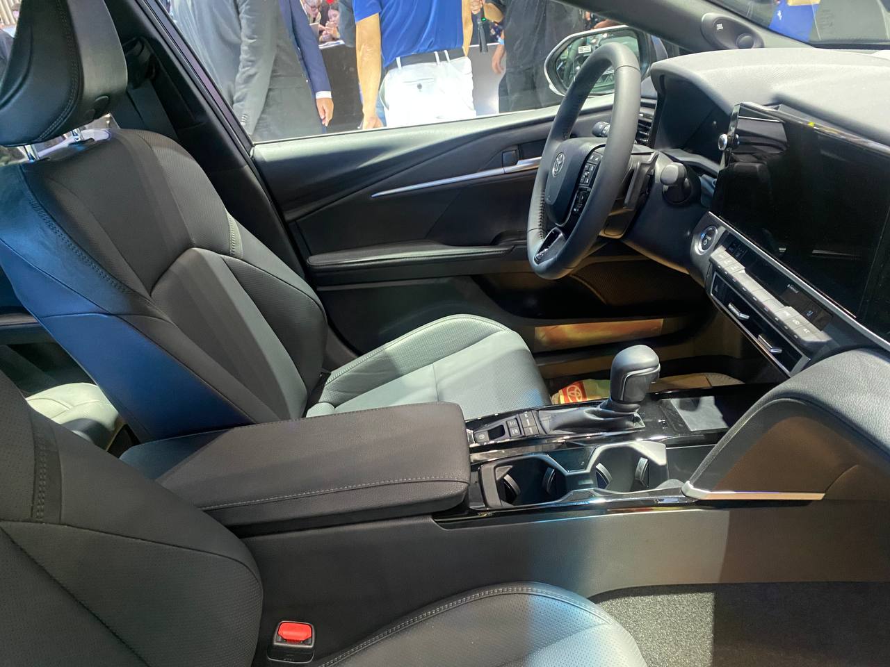 Toyota Camry 2025 ra mắt Việt Nam: Giá cao nhất 1,53 tỷ, có cả xăng và hybrid, đắt nhưng vẫn không sợ Mazda6, Accord - Ảnh 14