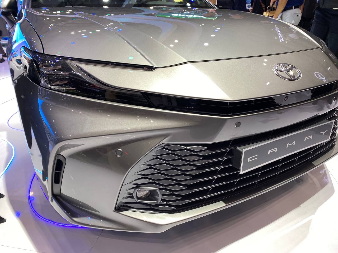 Toyota Camry 2025 ra mắt Việt Nam: Giá cao nhất 1,53 tỷ, có cả xăng và hybrid, đắt nhưng vẫn không sợ Mazda6, Accord - Ảnh 5